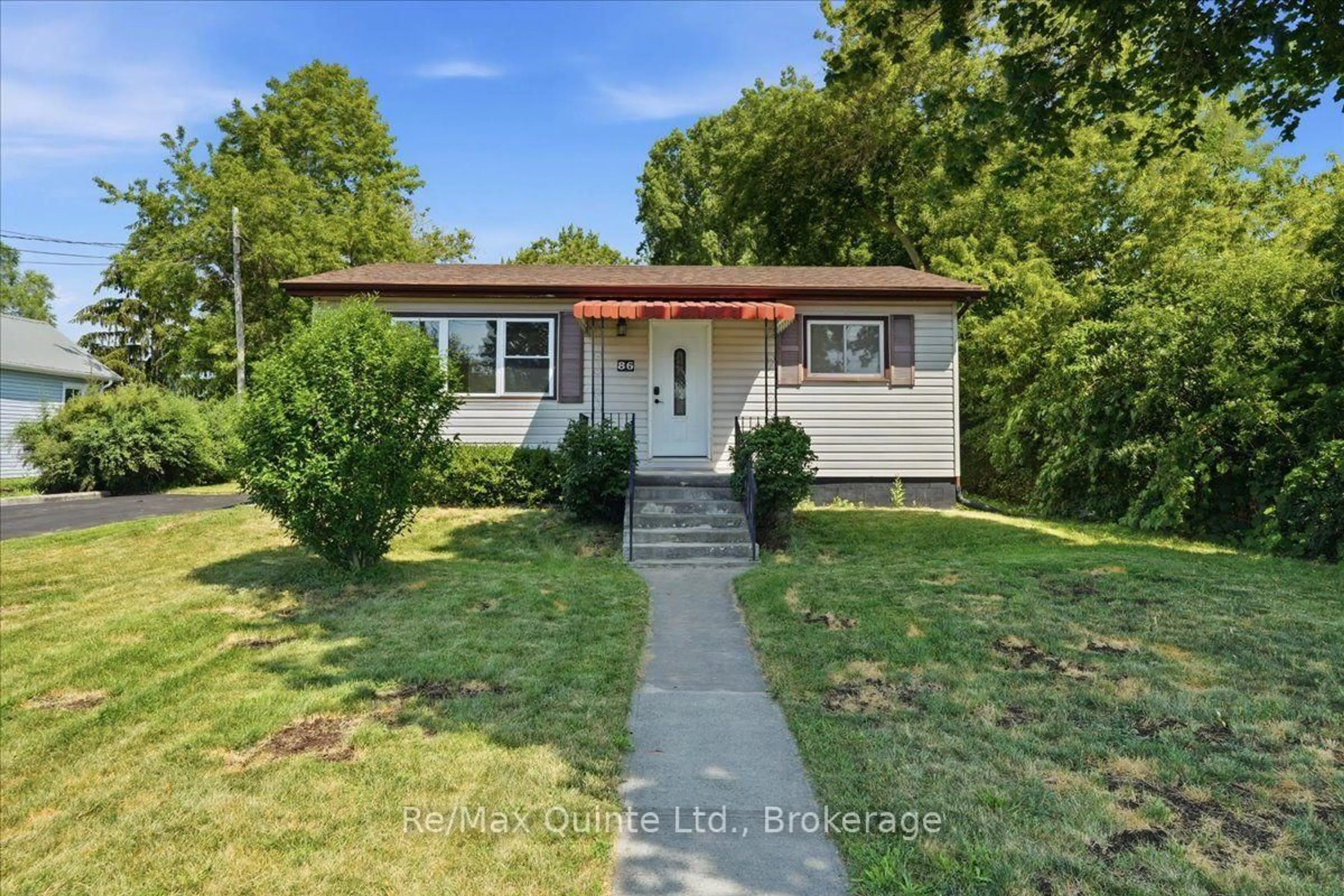 Home with vinyl exterior material, street for 86 Princess St, Quinte West Ontario K8V 1T5