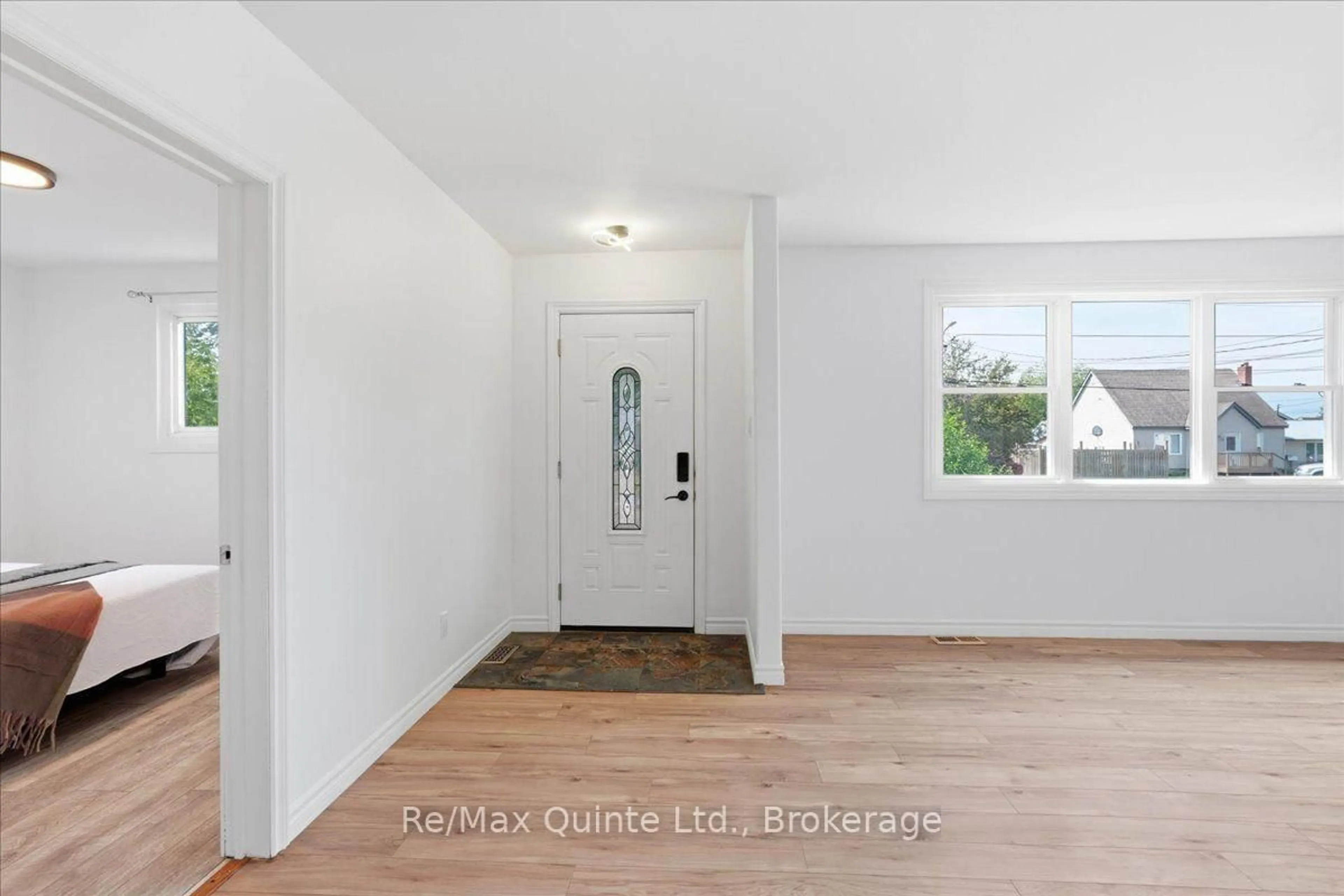 Indoor entryway for 86 Princess St, Quinte West Ontario K8V 1T5