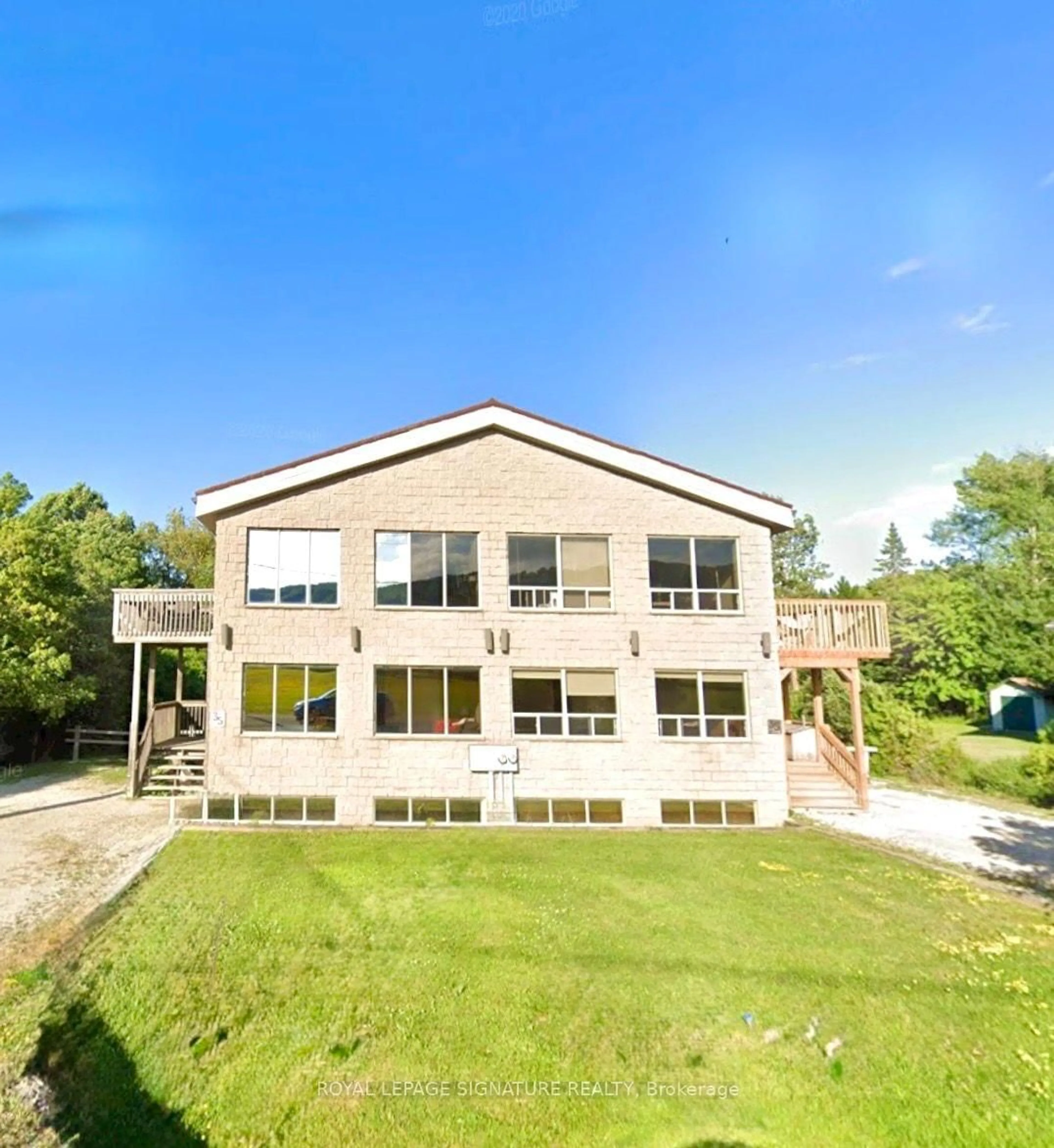 A pic from outside/outdoor area/front of a property/back of a property/a pic from drone, building for 147 Kandahar Lane, Blue Mountains Ontario L6Y 0N3