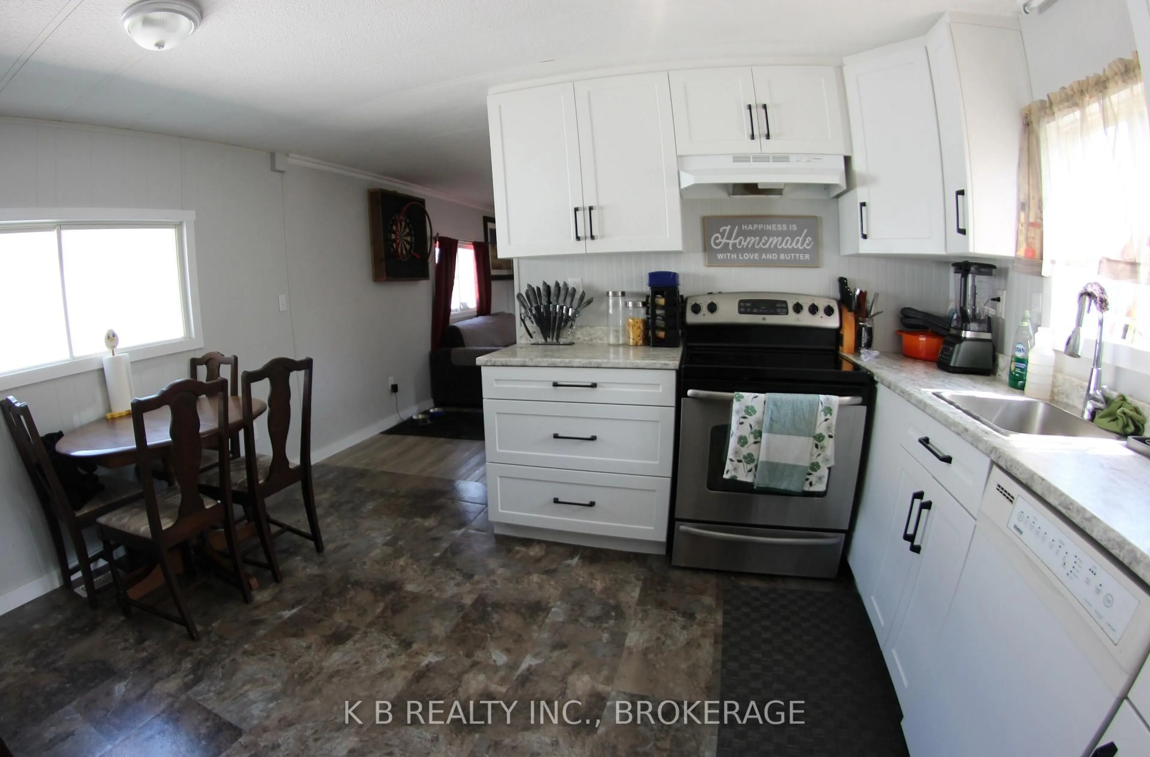 Standard kitchen, ceramic/tile floor for 4 Cedar St, Greater Napanee Ontario K7R 3L1