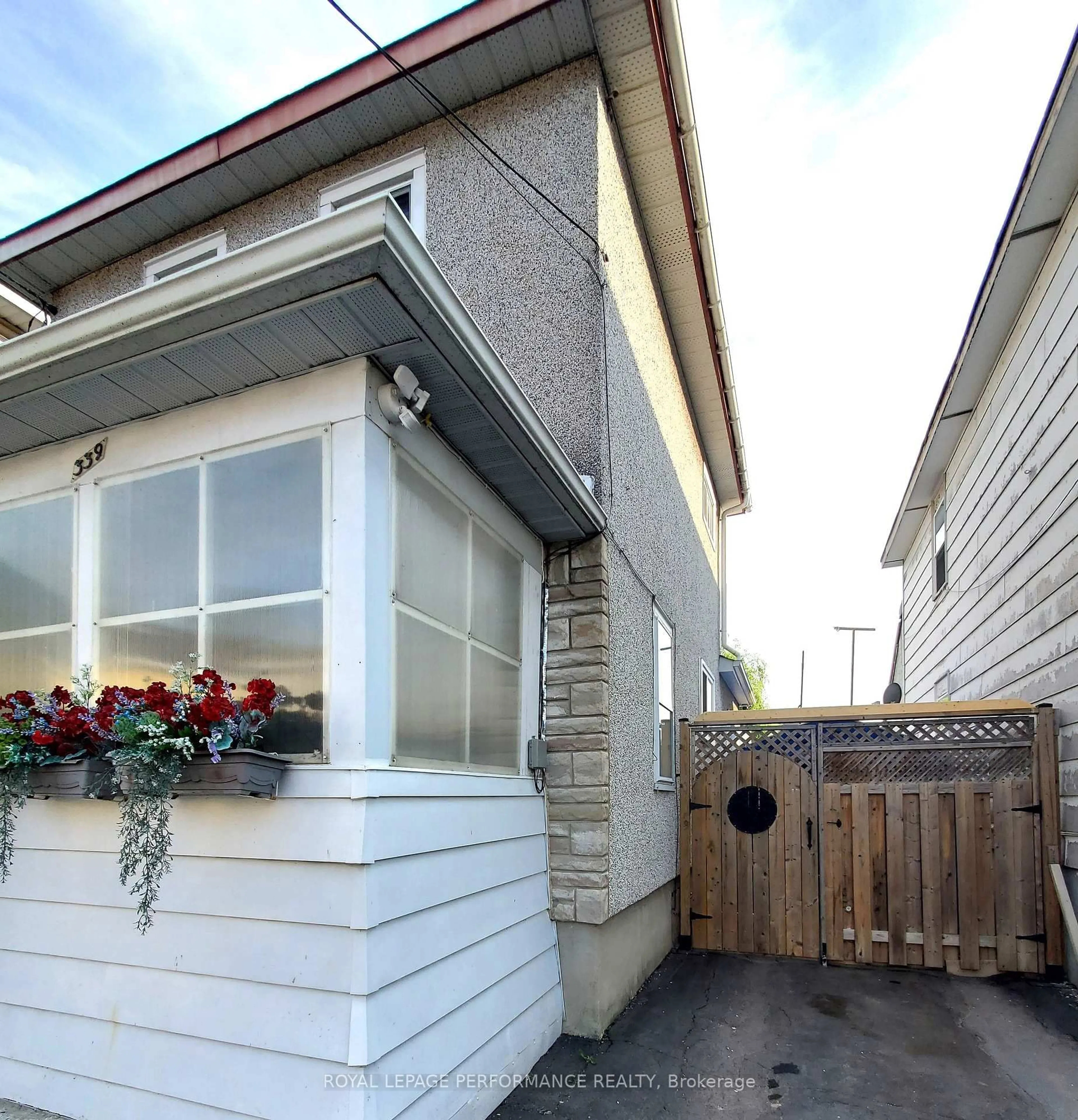 Unknown for 339 Louisa St, Cornwall Ontario K6H 4R2