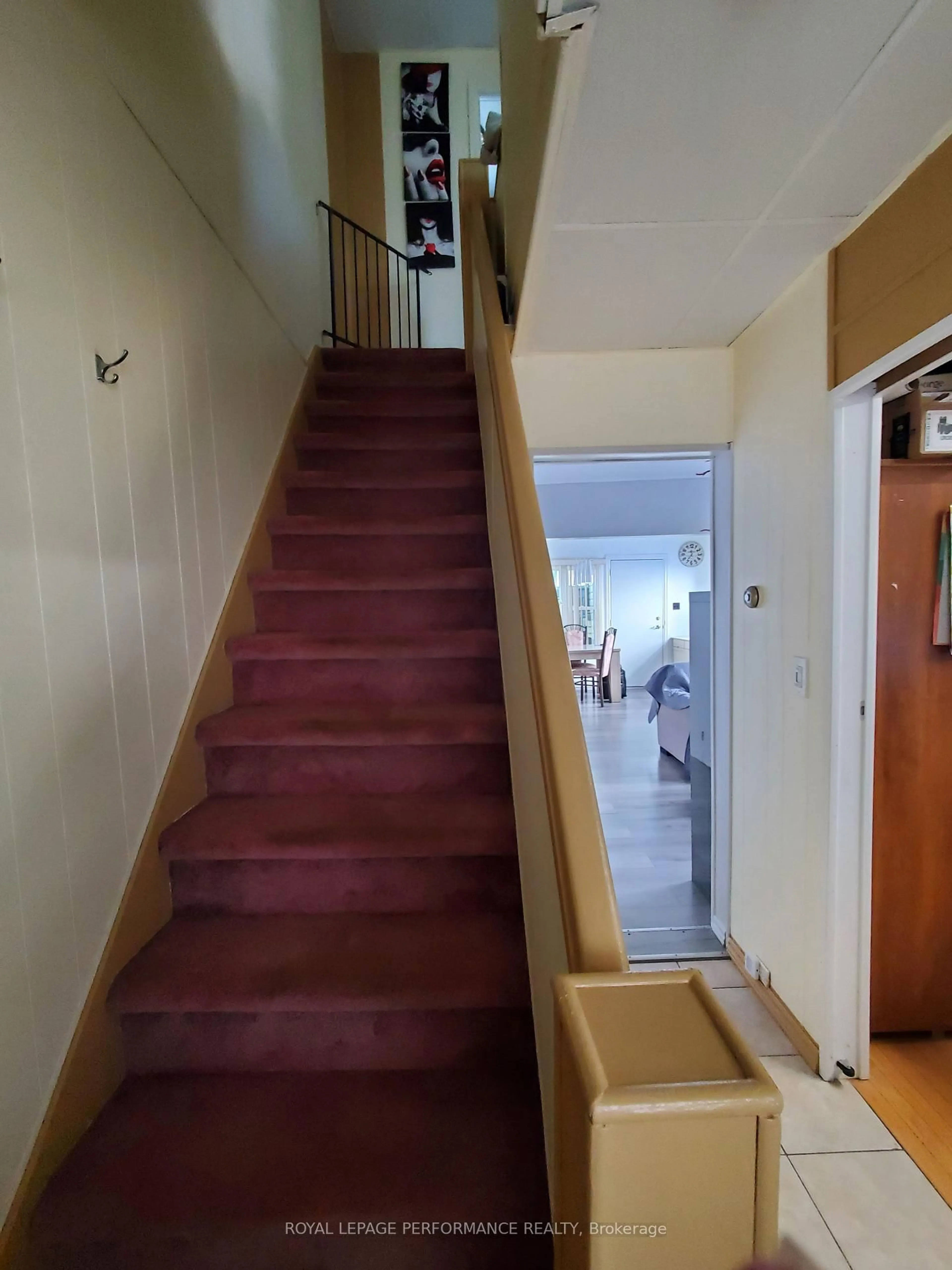 Stairs for 339 Louisa St, Cornwall Ontario K6H 4R2