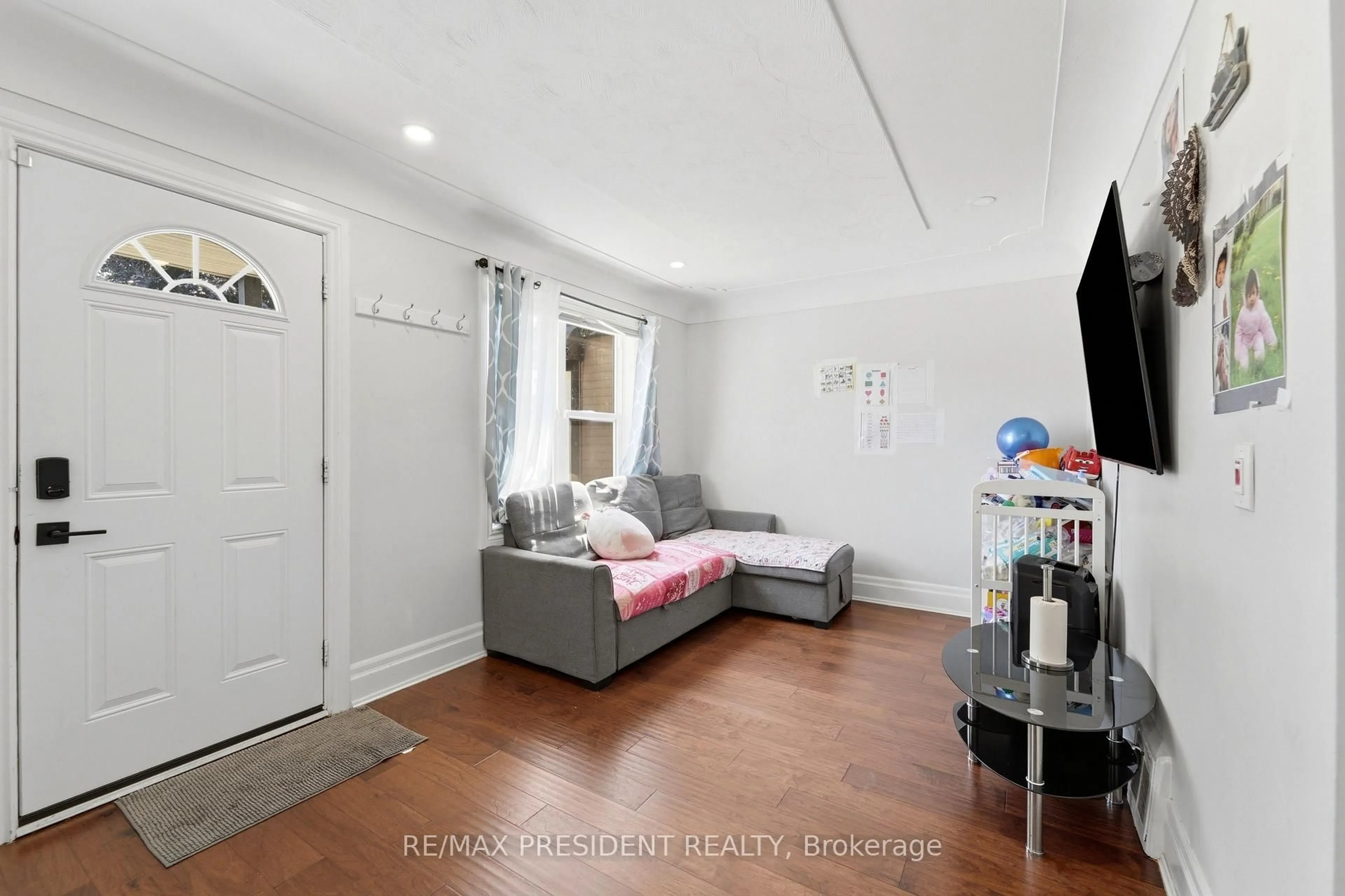 Unknown for 43 Adair Ave, Hamilton Ontario L8H 6A5