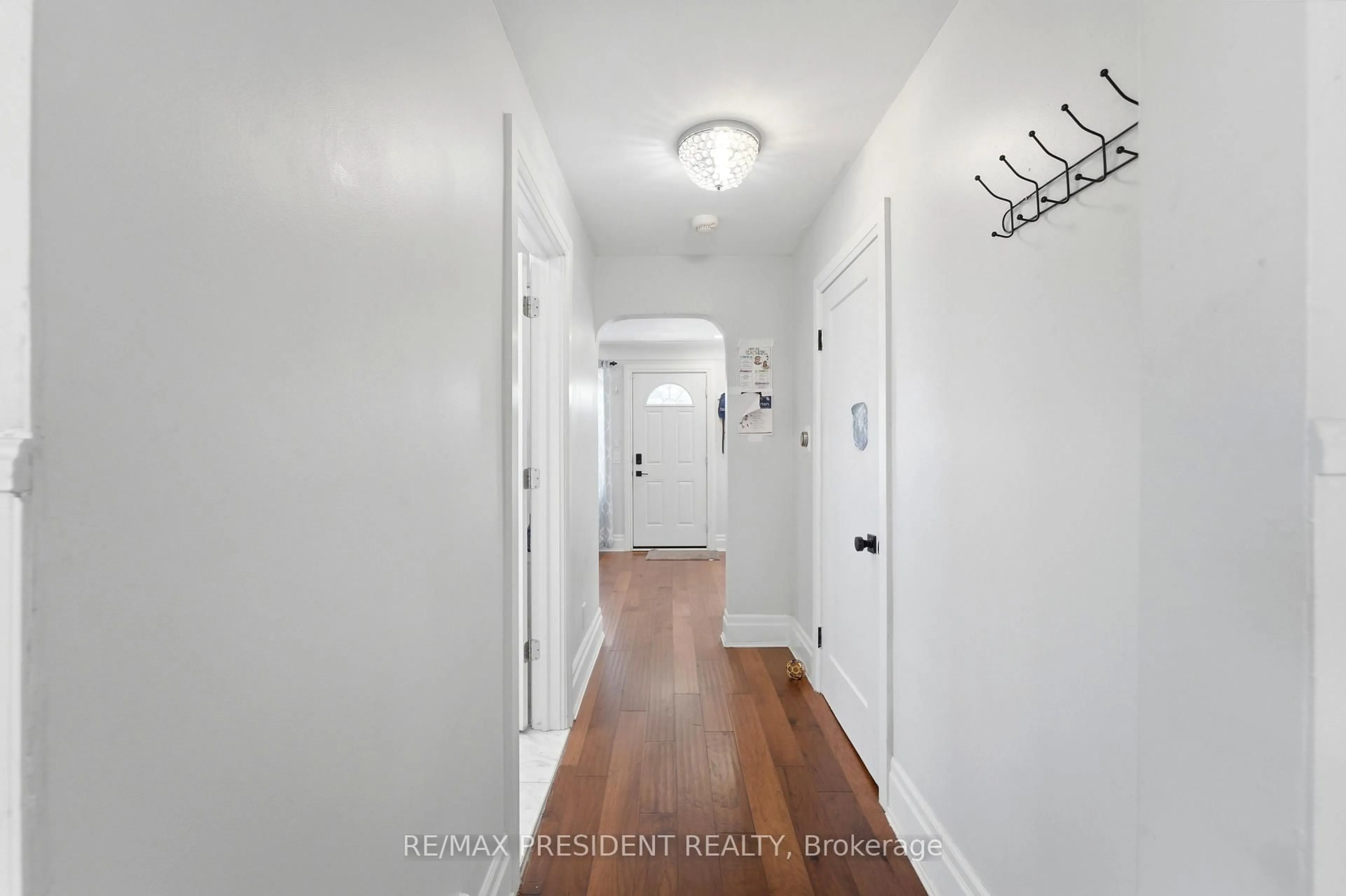 Indoor entryway for 43 Adair Ave, Hamilton Ontario L8H 6A5