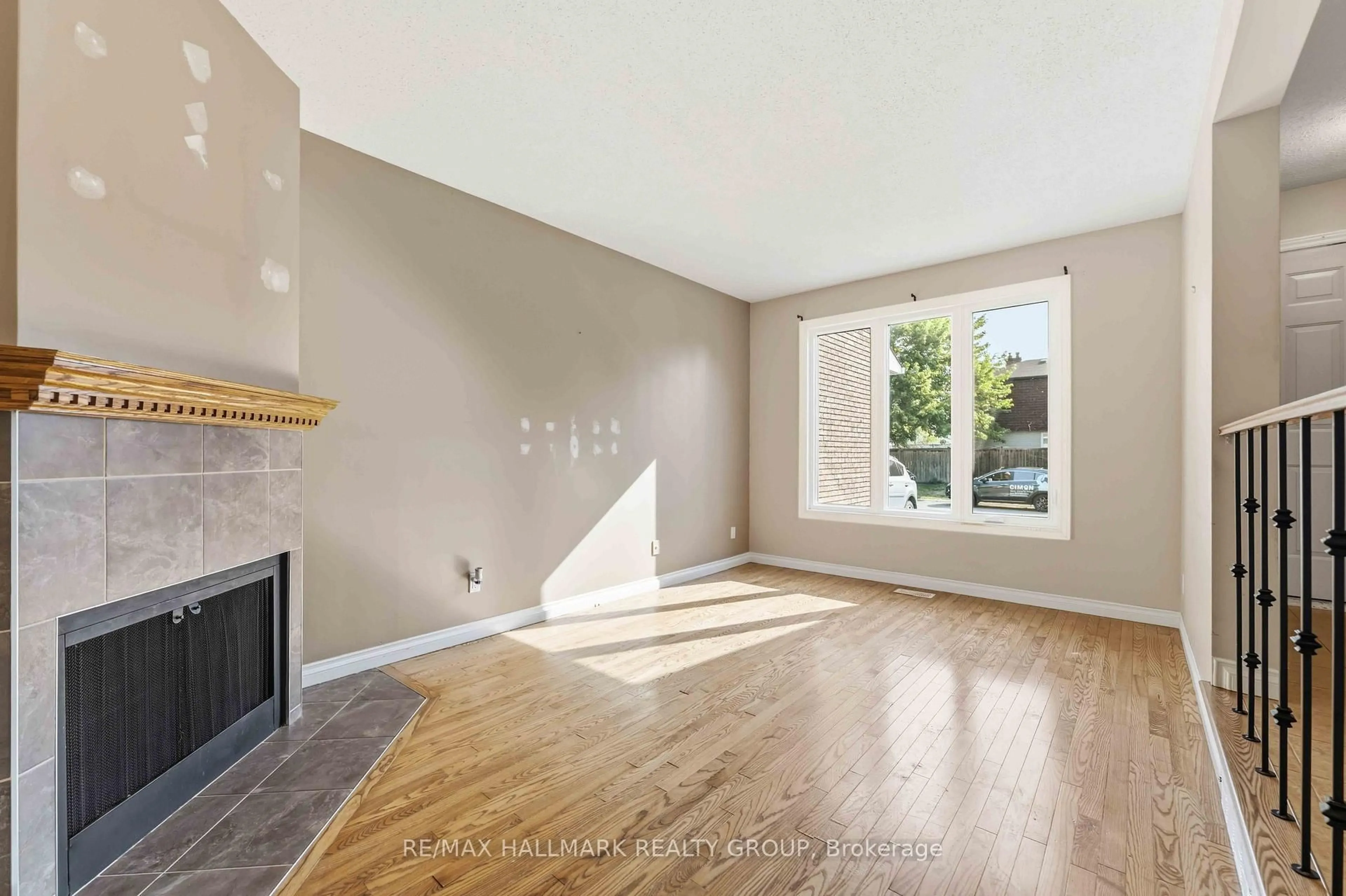 Unknown for 1093 St-Emmanuel Terr, Ottawa Ontario K1C 2J6