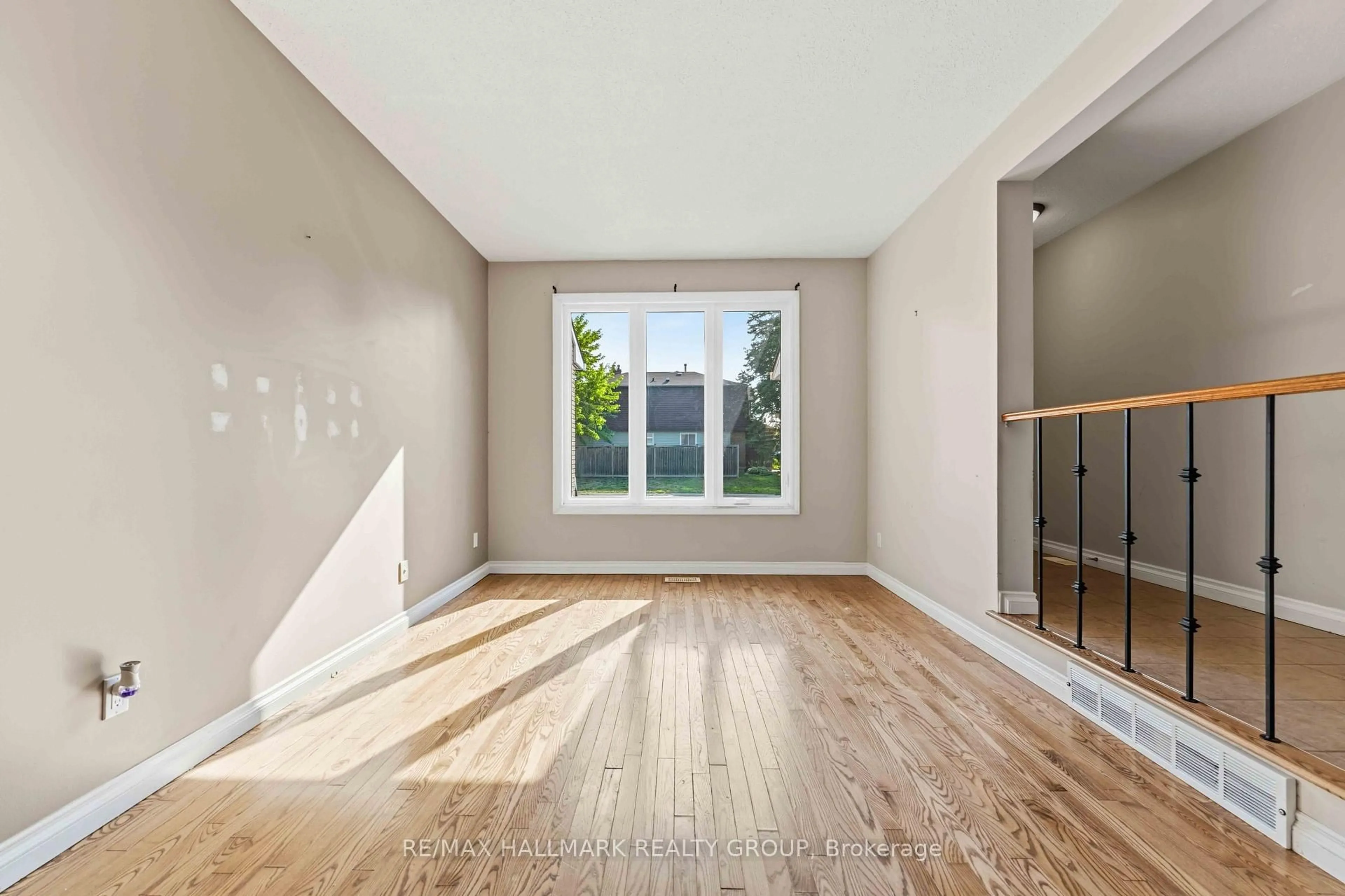 A pic of a room for 1093 St-Emmanuel Terr, Ottawa Ontario K1C 2J6