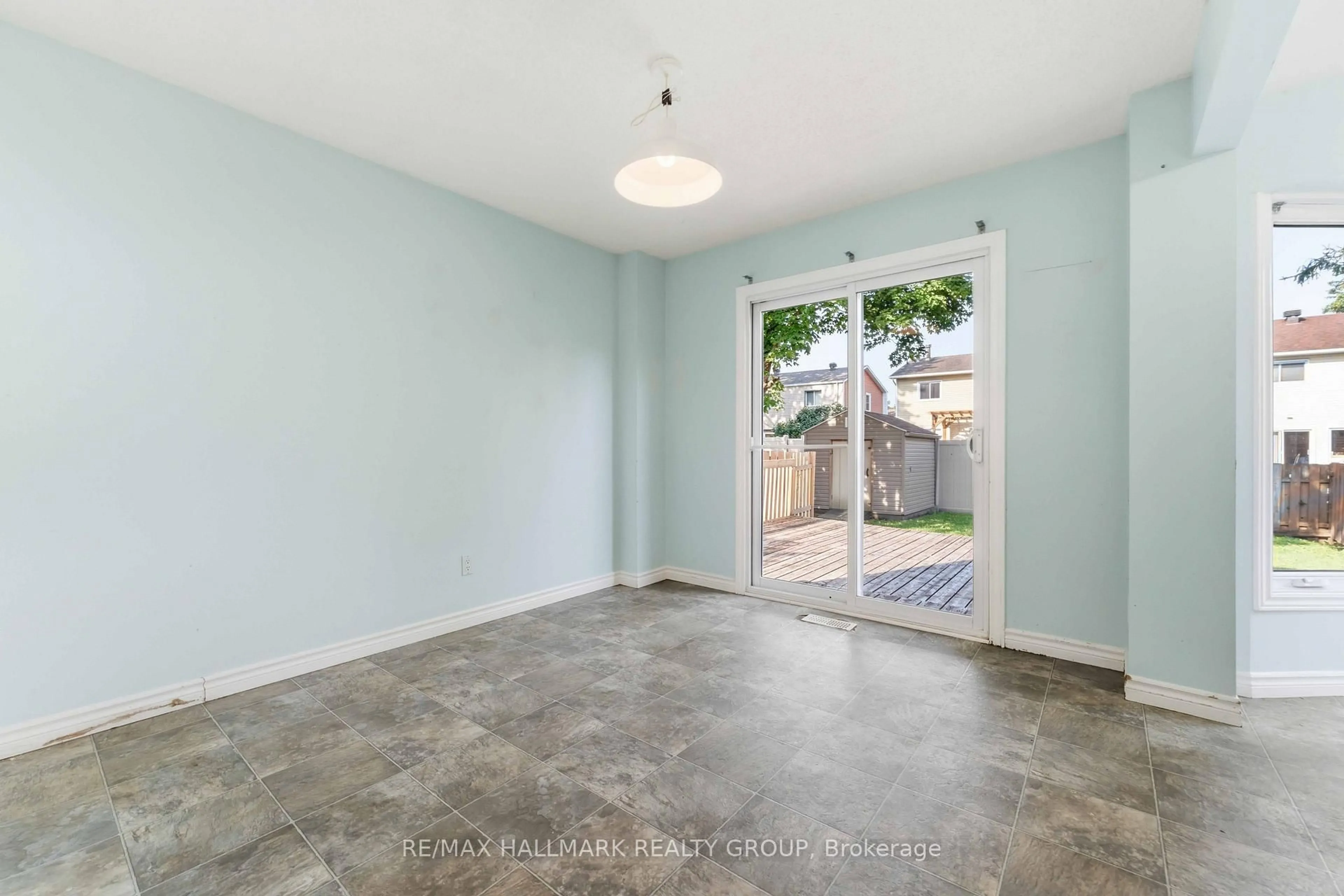 A pic of a room for 1506 Beaverpond Dr #B, Ottawa Ontario K1B 3R9