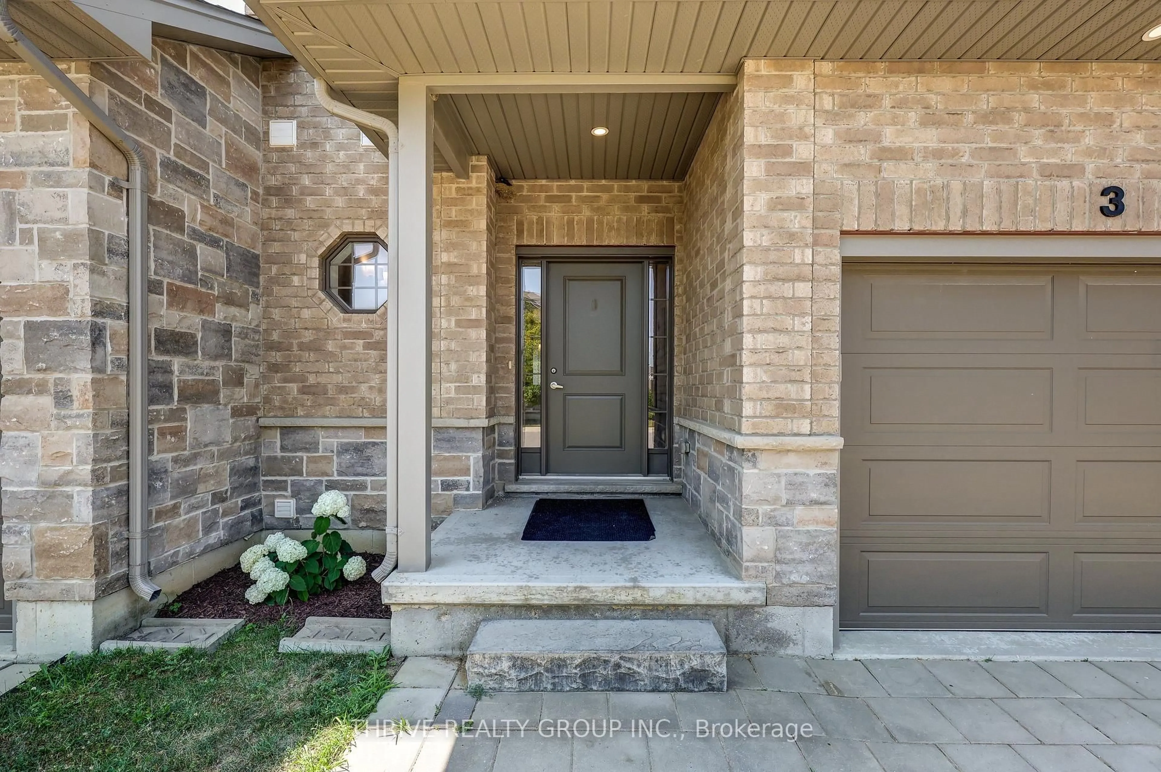 Indoor entryway for 2910 Tokala Tr #3, London North Ontario N6G 0T9