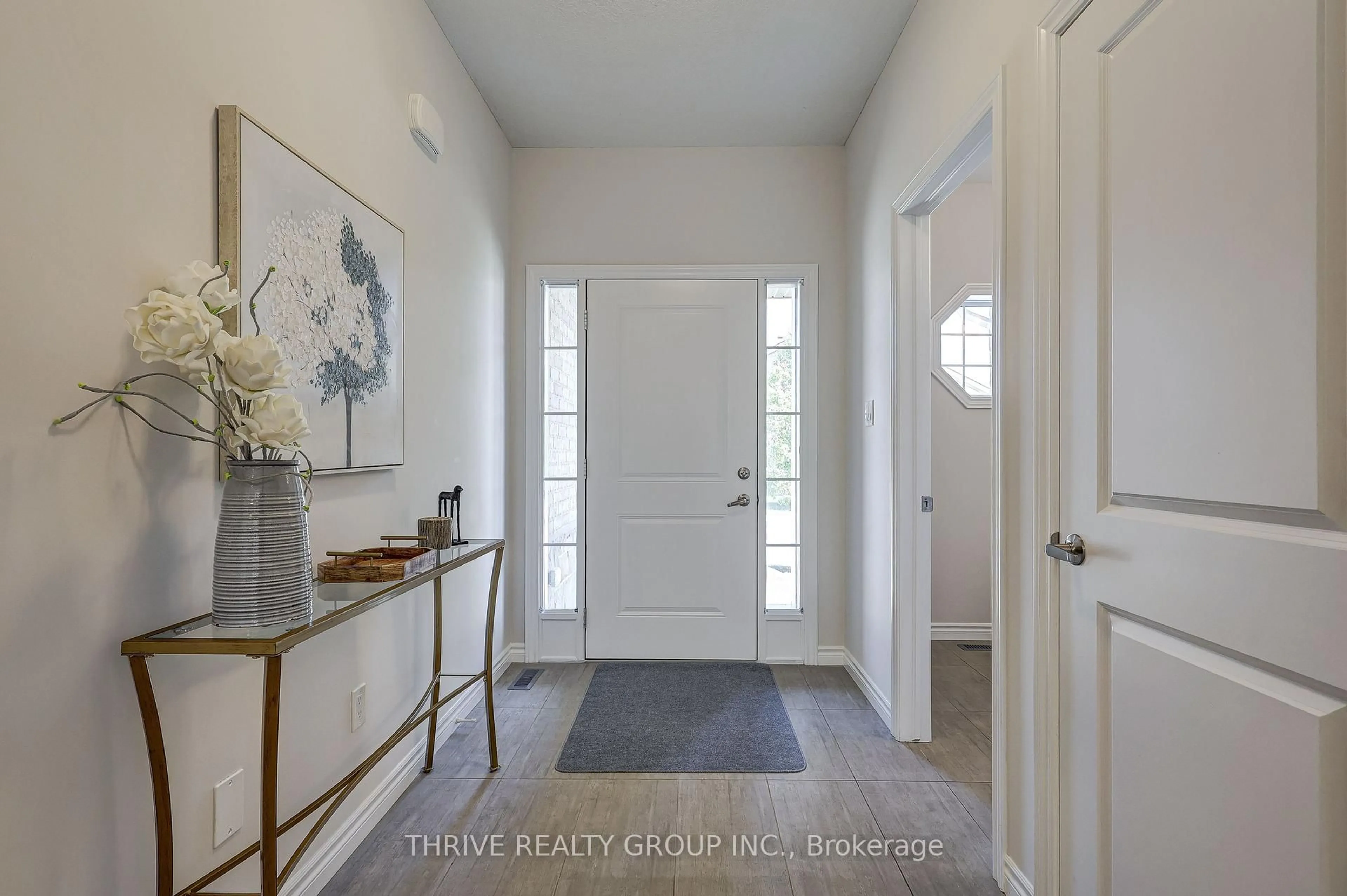Indoor entryway for 2910 Tokala Tr #3, London North Ontario N6G 0T9