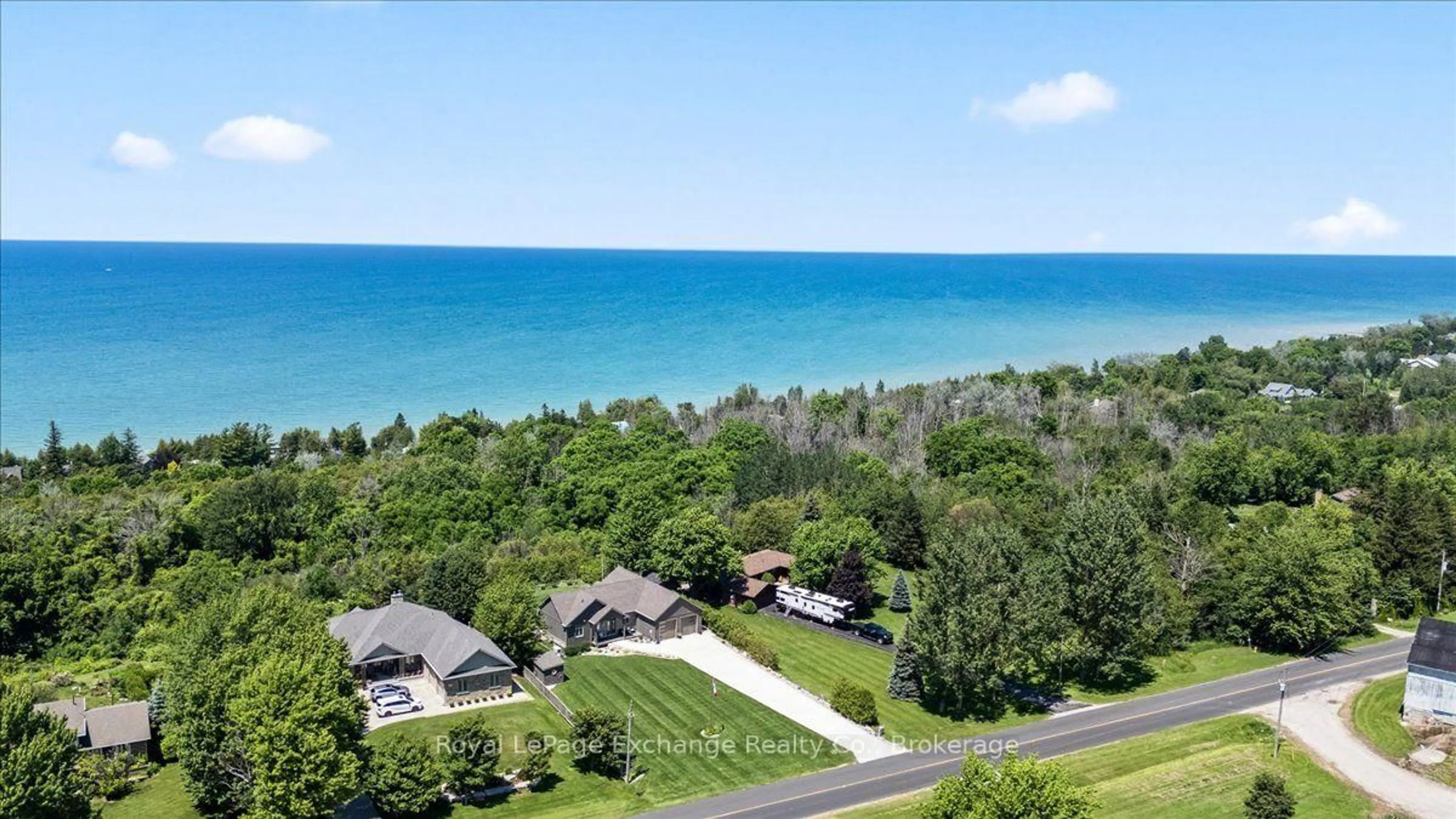 A pic from outside/outdoor area/front of a property/back of a property/a pic from drone, water/lake/river/ocean view for 810 Lake Range Dr, Huron-Kinloss Ontario N2Z 0B3