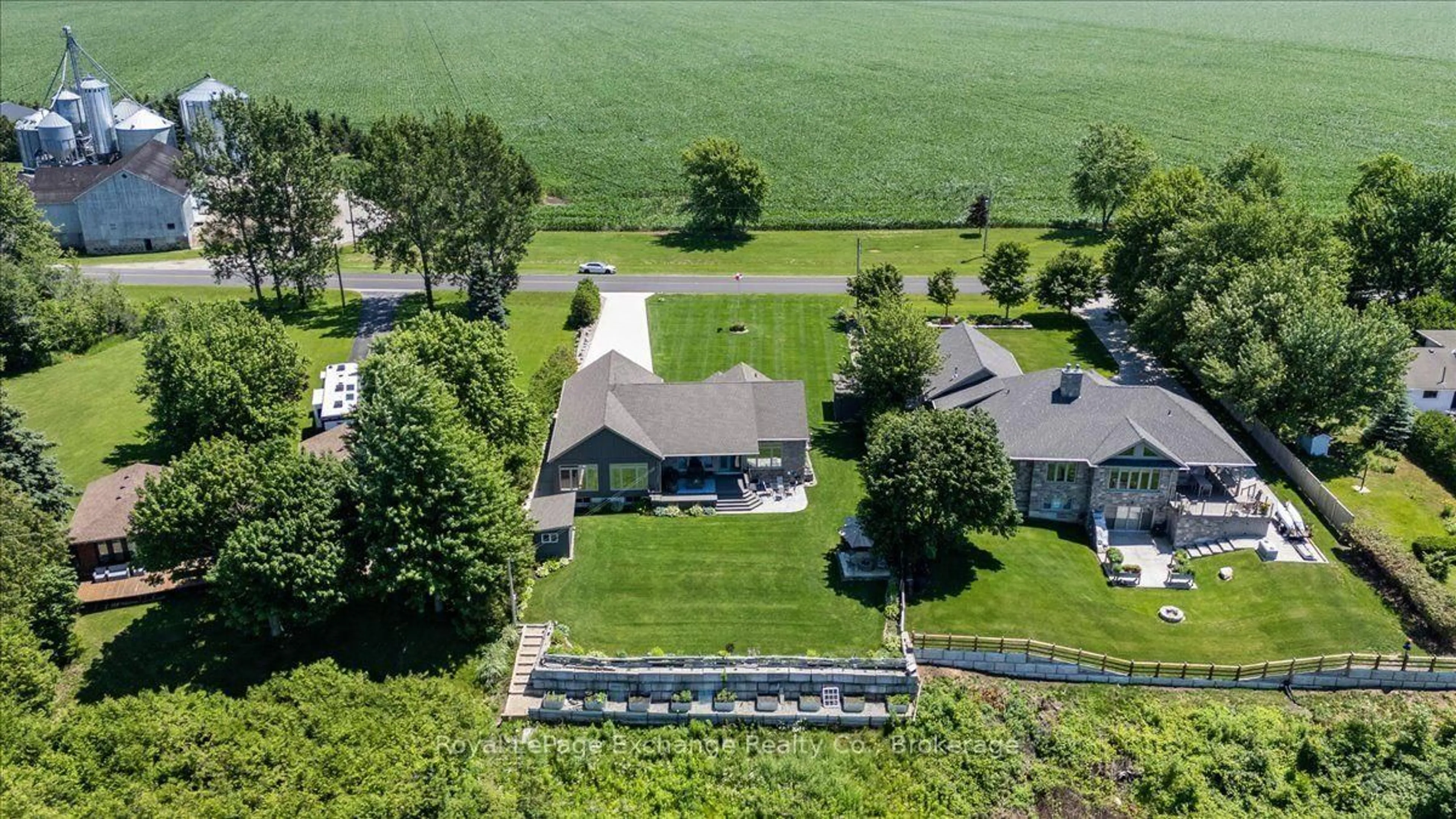 A pic from outside/outdoor area/front of a property/back of a property/a pic from drone, water/lake/river/ocean view for 810 Lake Range Dr, Huron-Kinloss Ontario N2Z 0B3