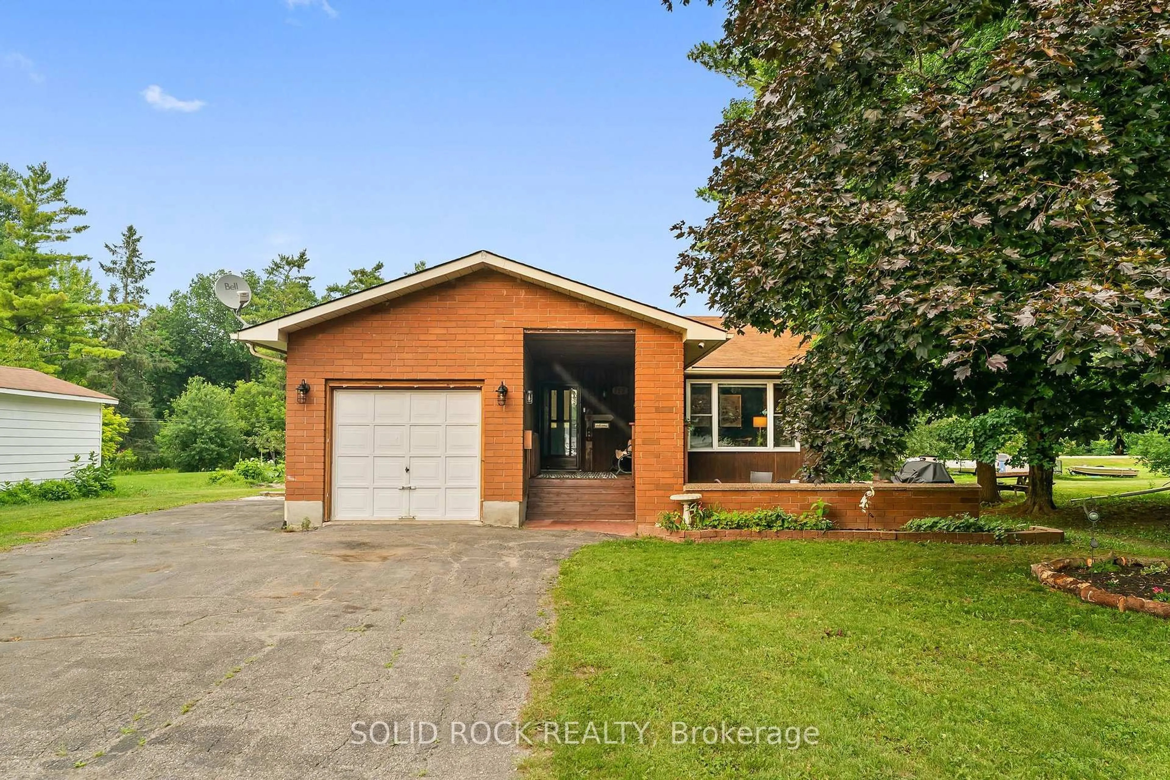 A pic from outside/outdoor area/front of a property/back of a property/a pic from drone, street for 112 Kedey St, Fitzroy Harbour Ontario K0A 1X0