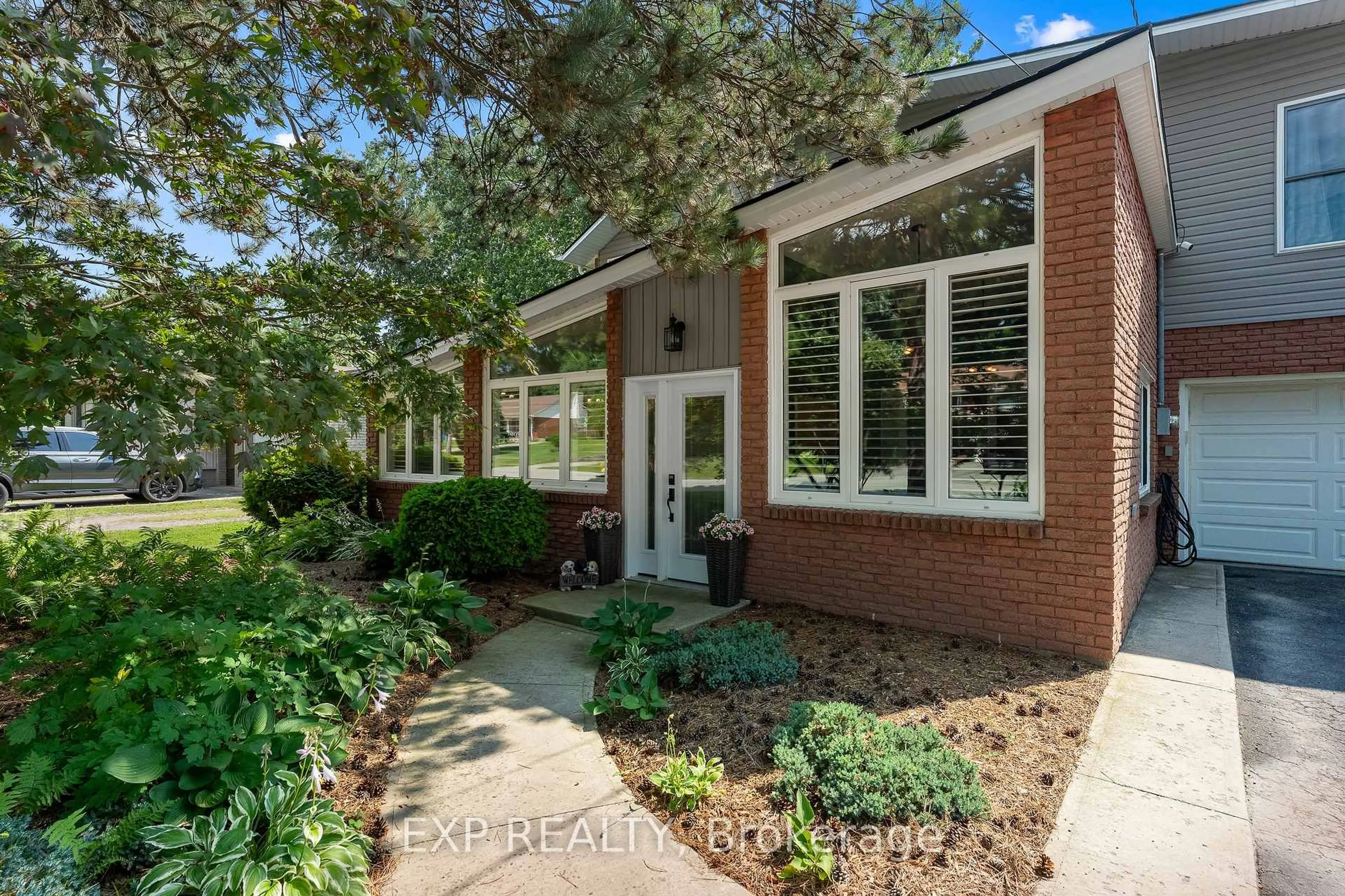 Home with brick exterior material, street for 9 Stella St, Pelham Ontario L3E 0T6