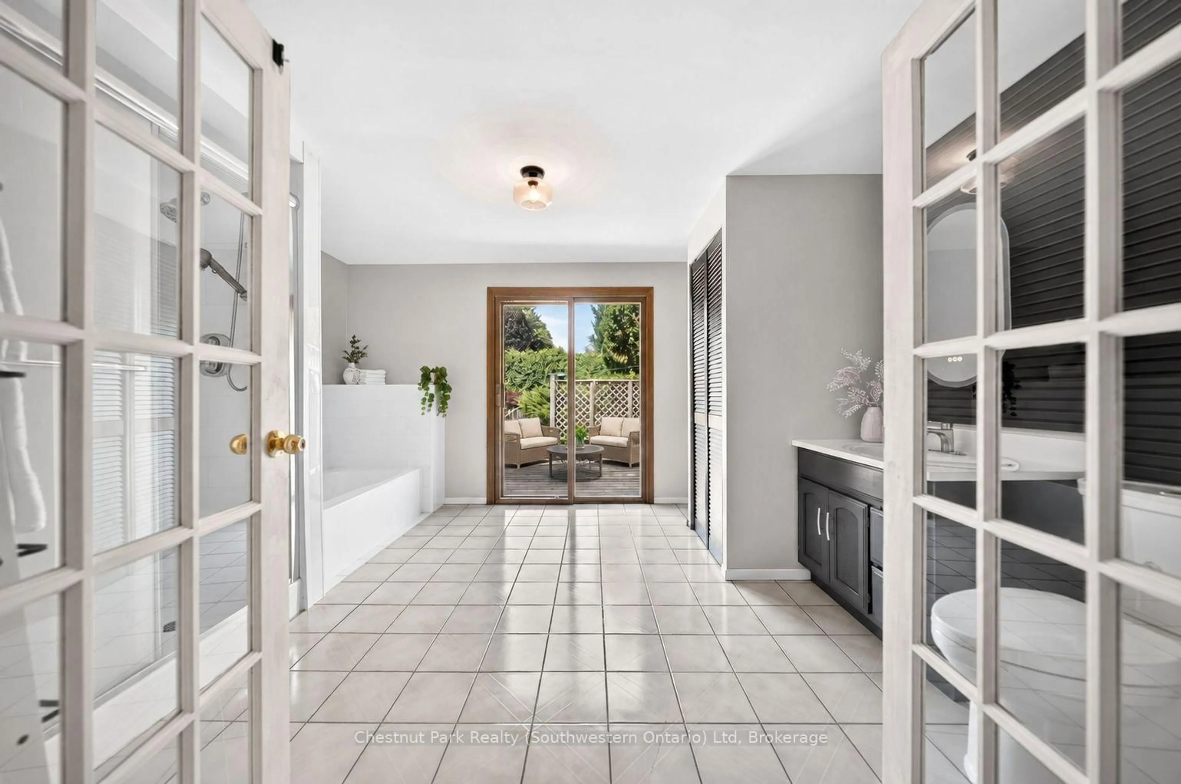 Contemporary bathroom, ceramic/tile floor for 81 Cheltonwood Ave, Guelph Ontario N1E 4E4