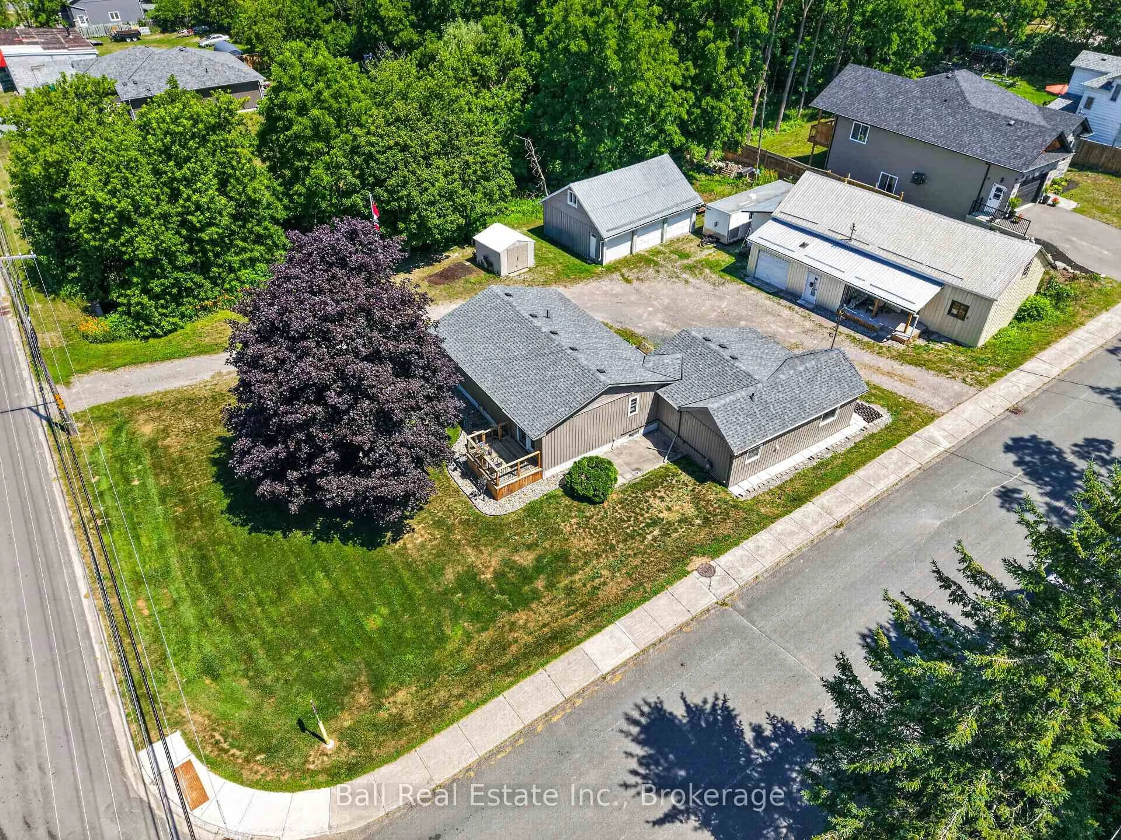 A pic from outside/outdoor area/front of a property/back of a property/a pic from drone, street for 6 Ermatinger St, Selwyn Ontario K0L 2H0