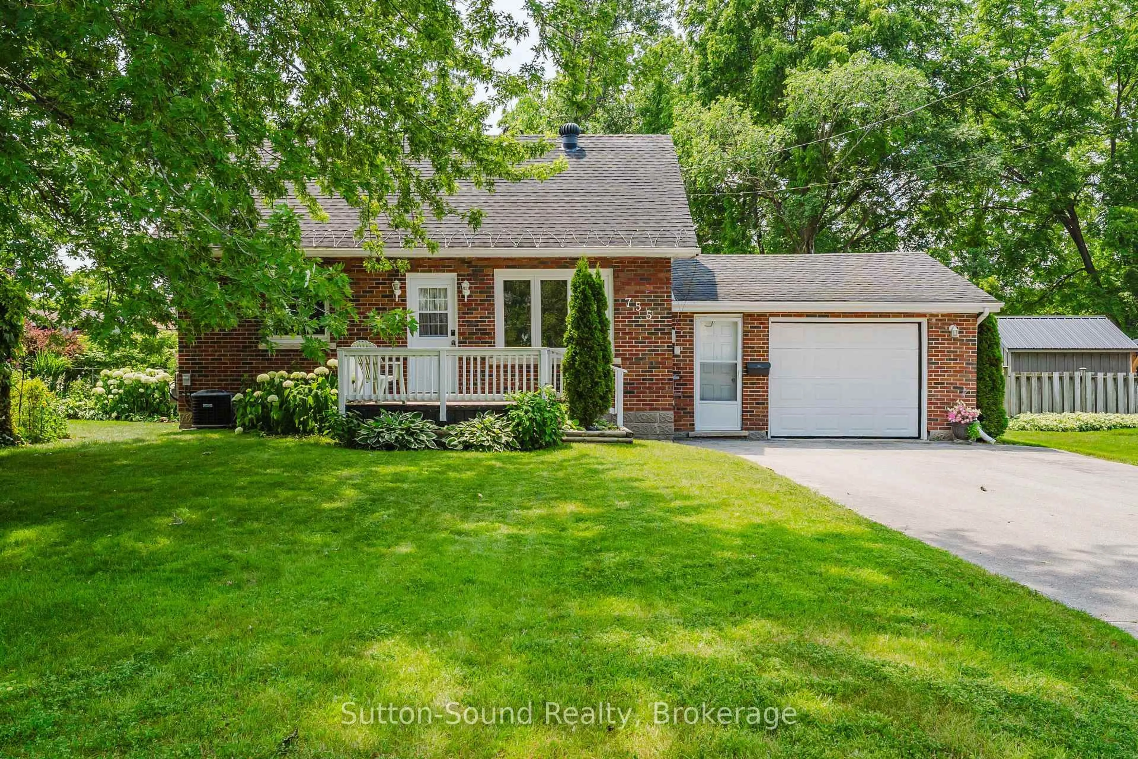 Unknown for 755 17th St, Owen Sound Ontario N4K 2A4