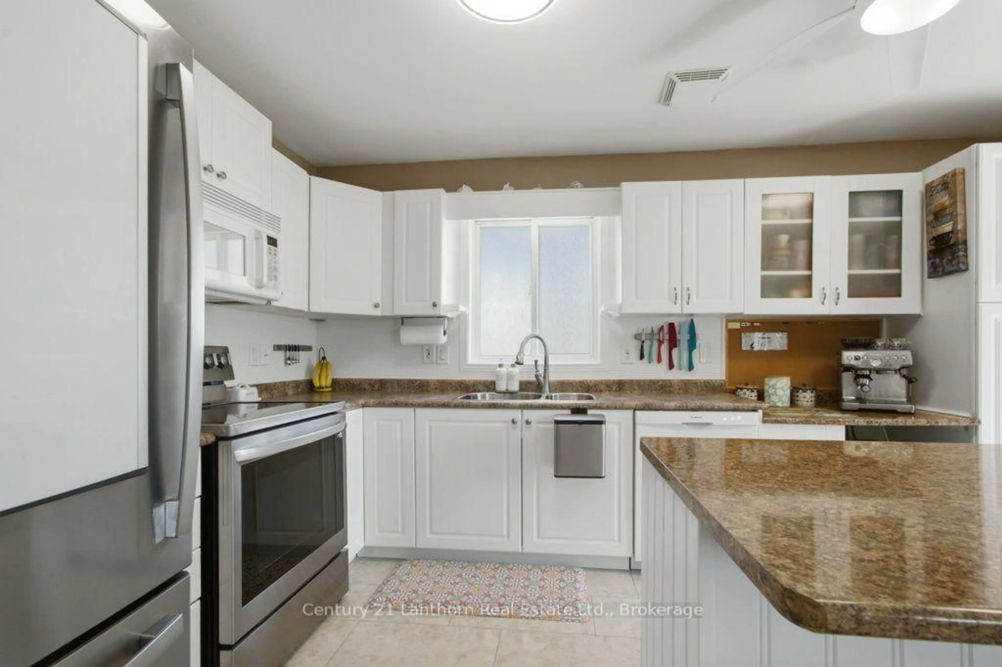 Standard kitchen, ceramic/tile floor for 17 Mayhew Dr, Quinte West Ontario K8V 6W9