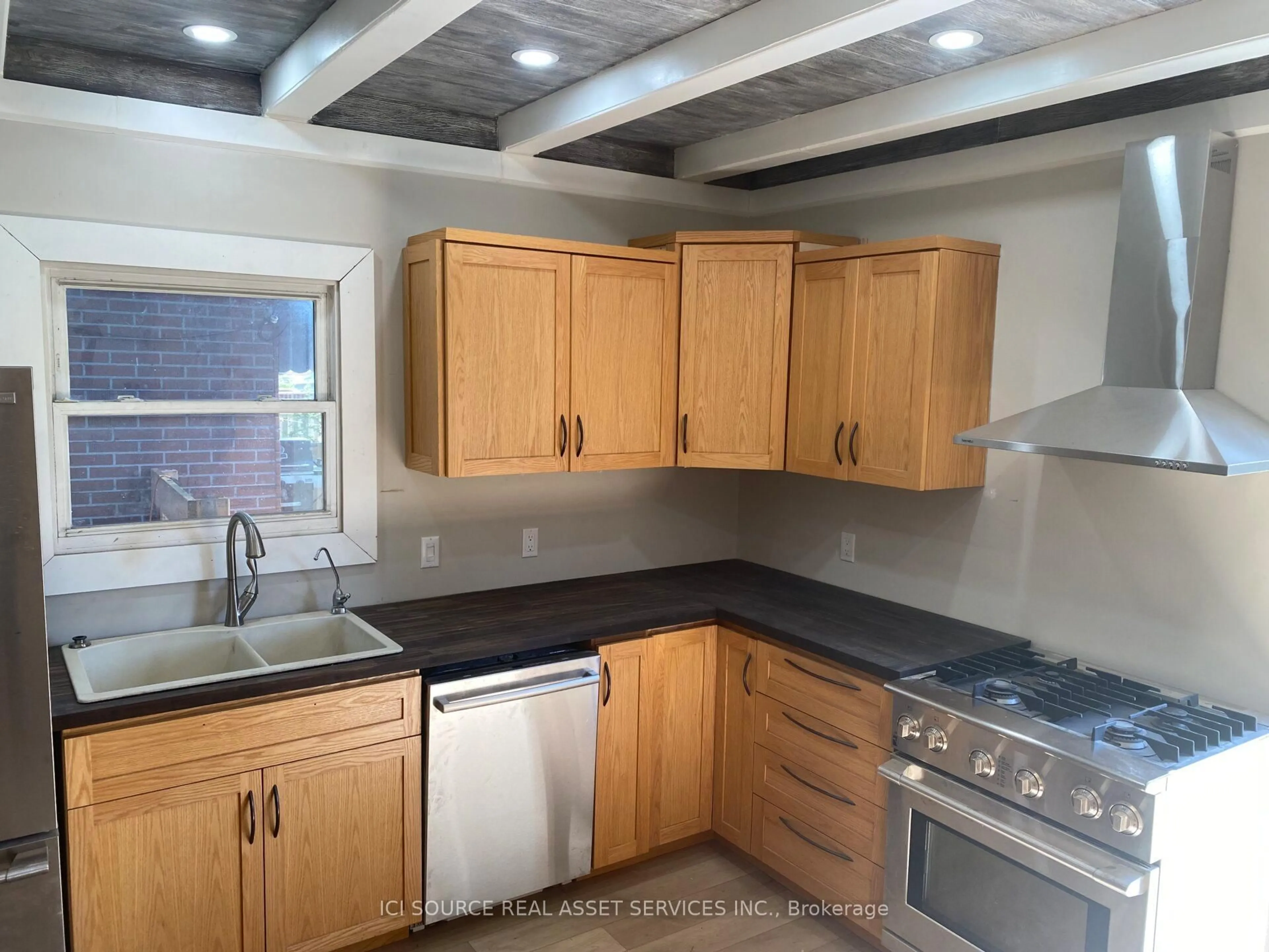Standard kitchen, ceramic/tile floor for 825 Raymo Rd, Windsor Ontario N8Y 4A5