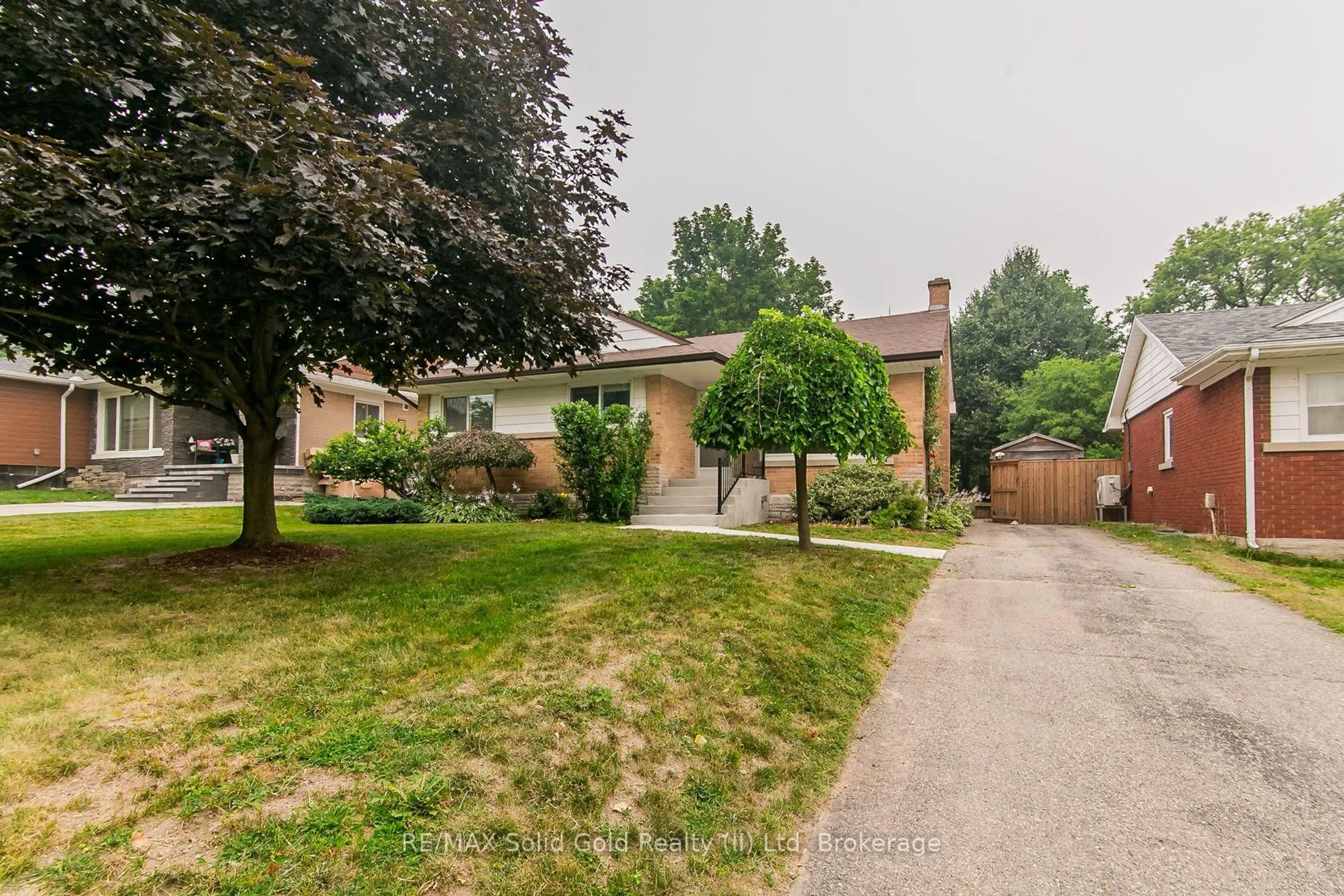 Unknown for 210 Dawson St, Waterloo Ontario N2L 1S4