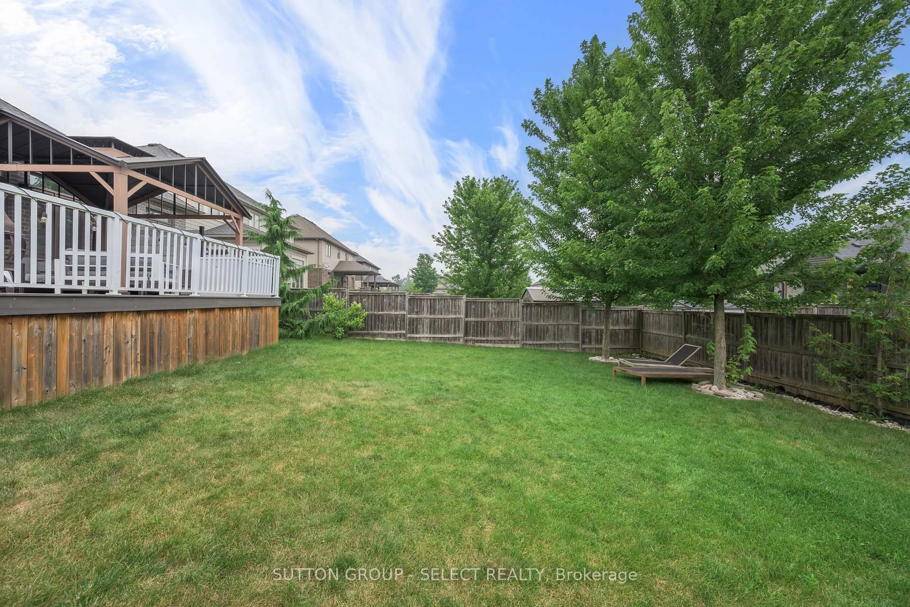 Patio, unknown for 14 Mayapple Cres, Middlesex Centre Ontario N0M 2A0