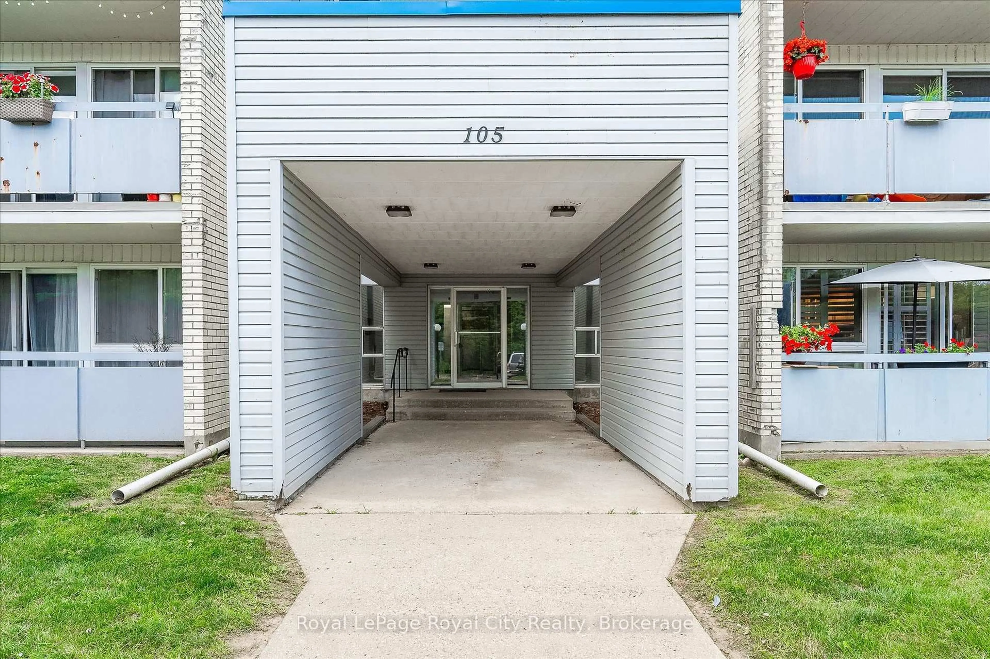 Indoor foyer for 105 Conroy Cres #410, Guelph Ontario N1G 2V5