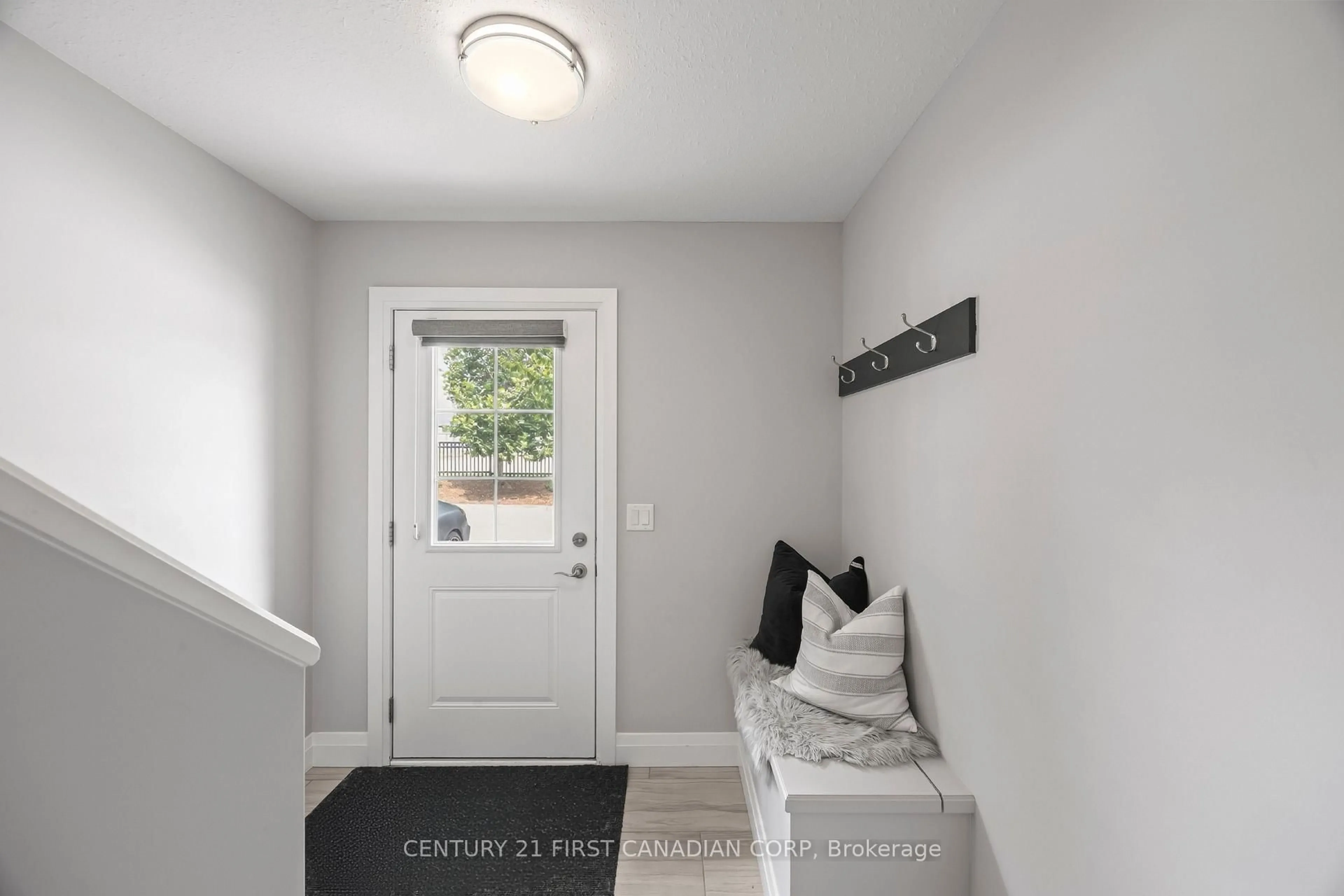 Indoor entryway for 3025 Singleton Ave #18, London South Ontario N6L 0B8