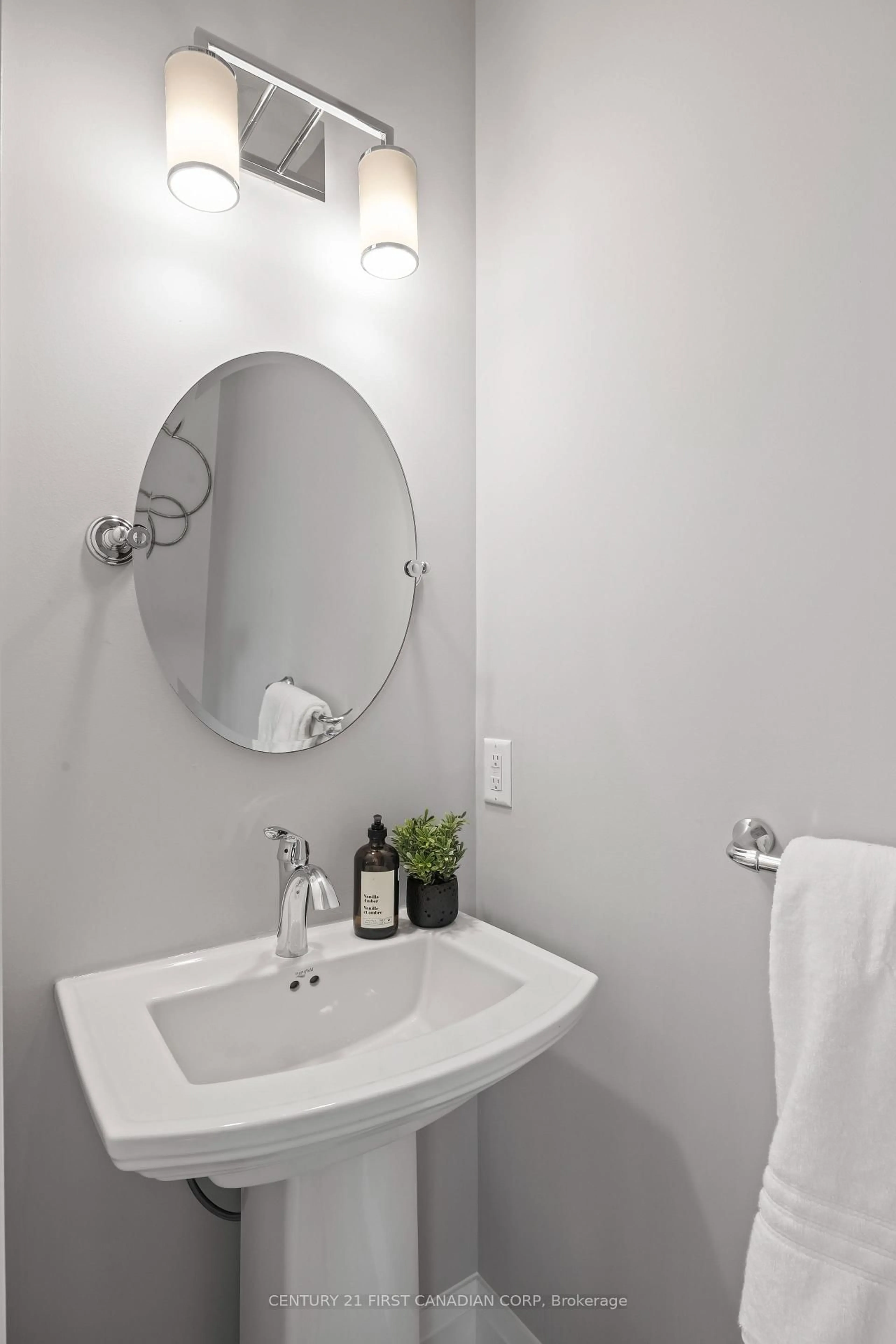 Contemporary bathroom, ceramic/tile floor for 3025 Singleton Ave #18, London South Ontario N6L 0B8