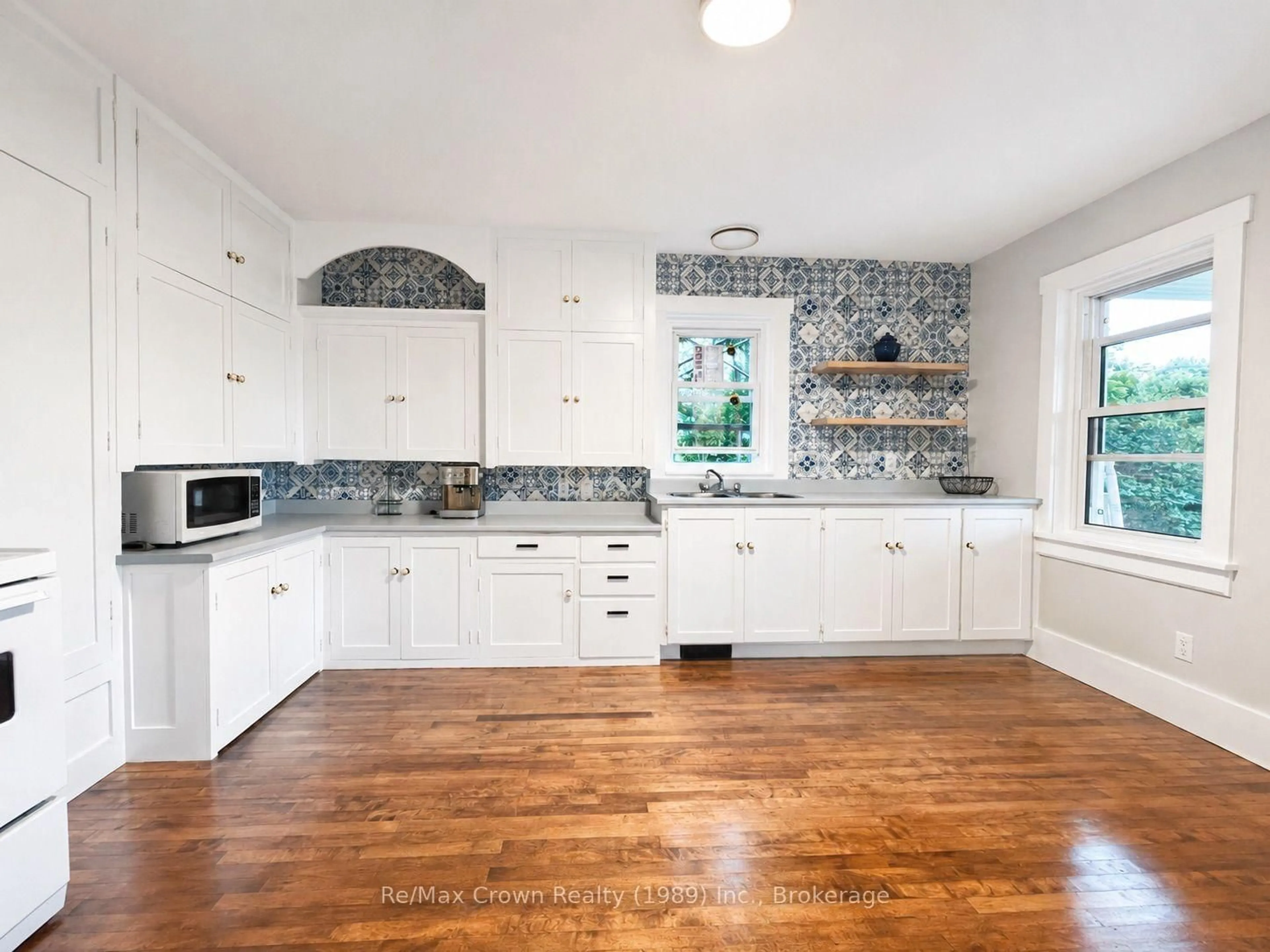 Open concept kitchen, ceramic/tile floor for 71 Hawthorne Dr, Parry Sound Remote Area Ontario P0H 2R0