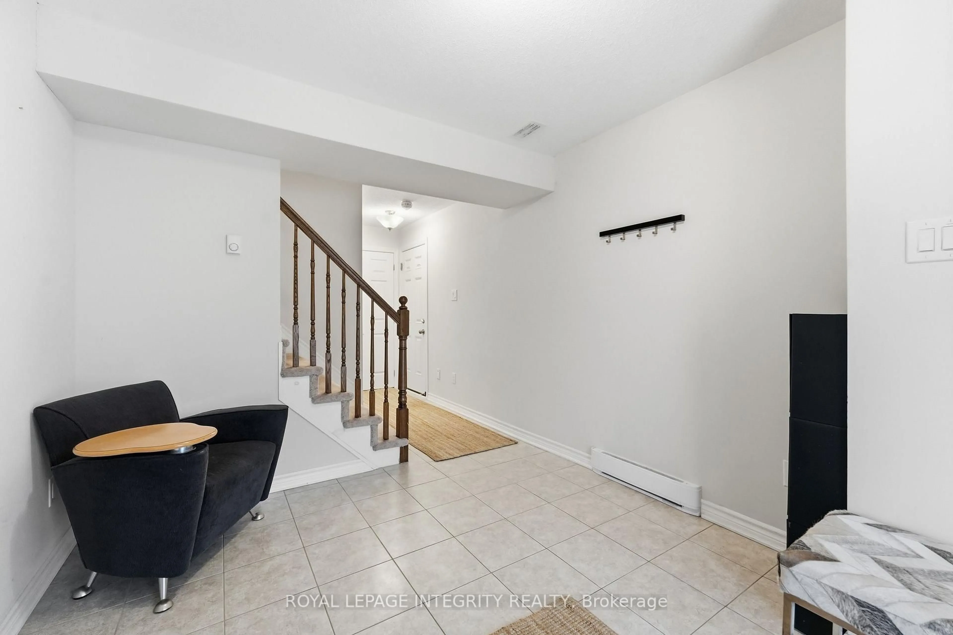 Unknown for 12 Squashberry Lane, Ottawa Ontario K2S 1E7