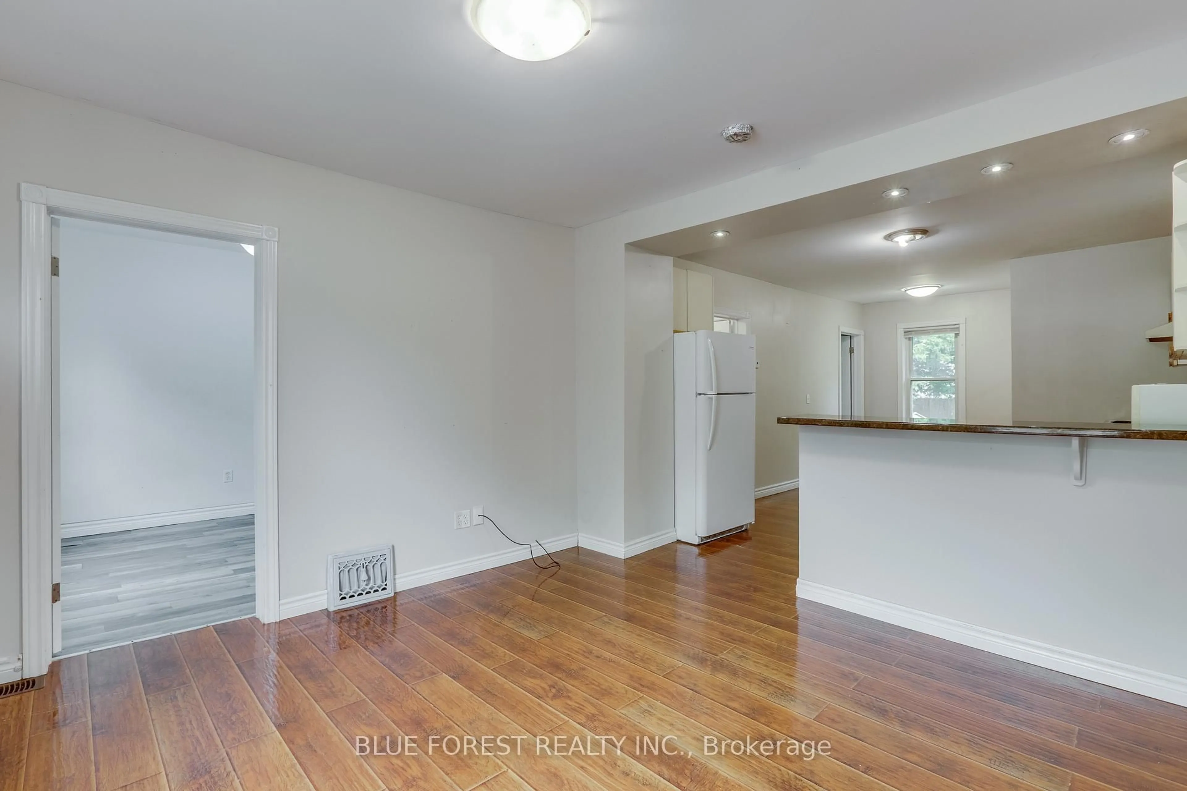 A pic of a room for 110 St Julien St, London East Ontario N5Z 2M7