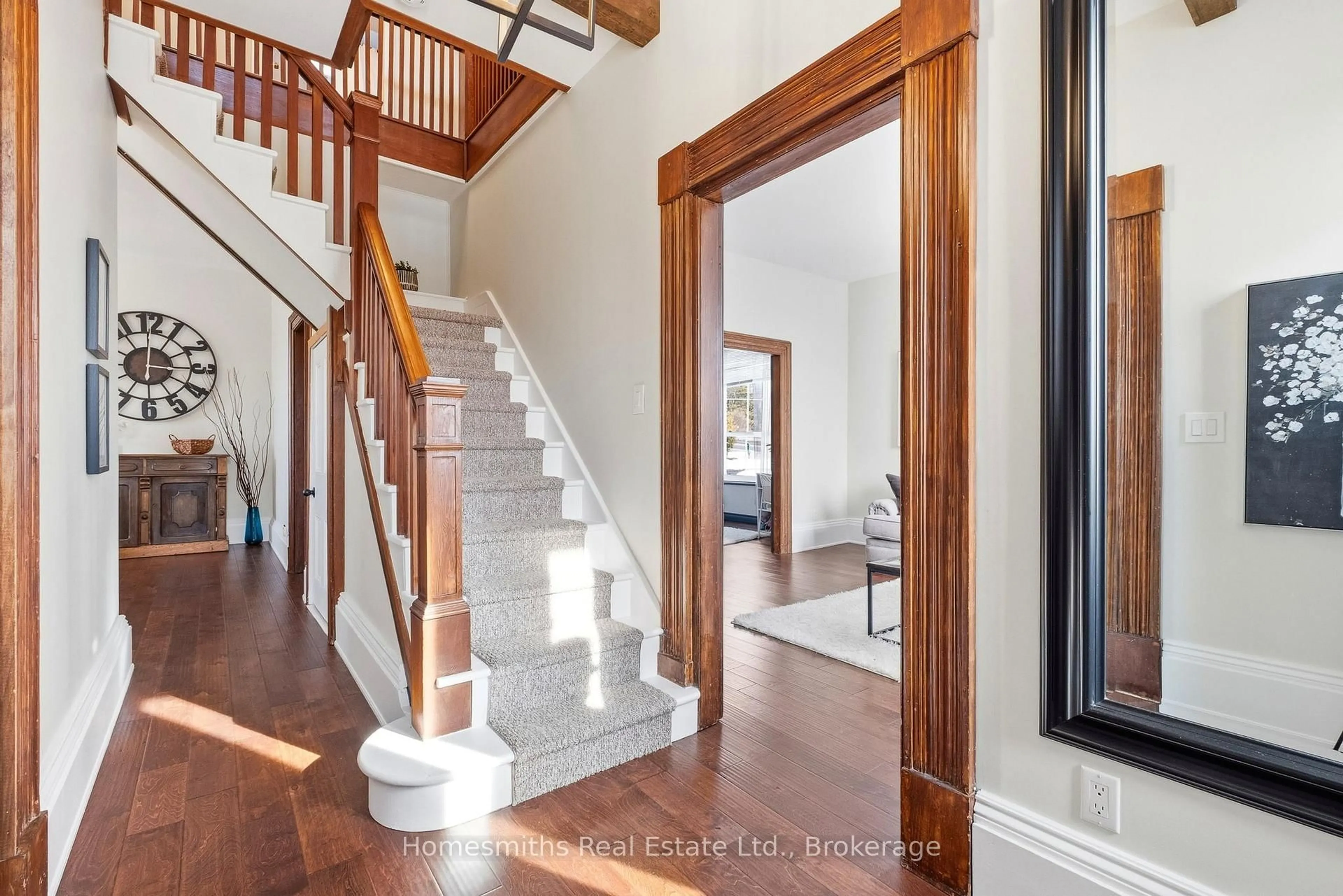 Indoor entryway for 8766 Danforth Rd, Hamilton Township Ontario K9A 0X6