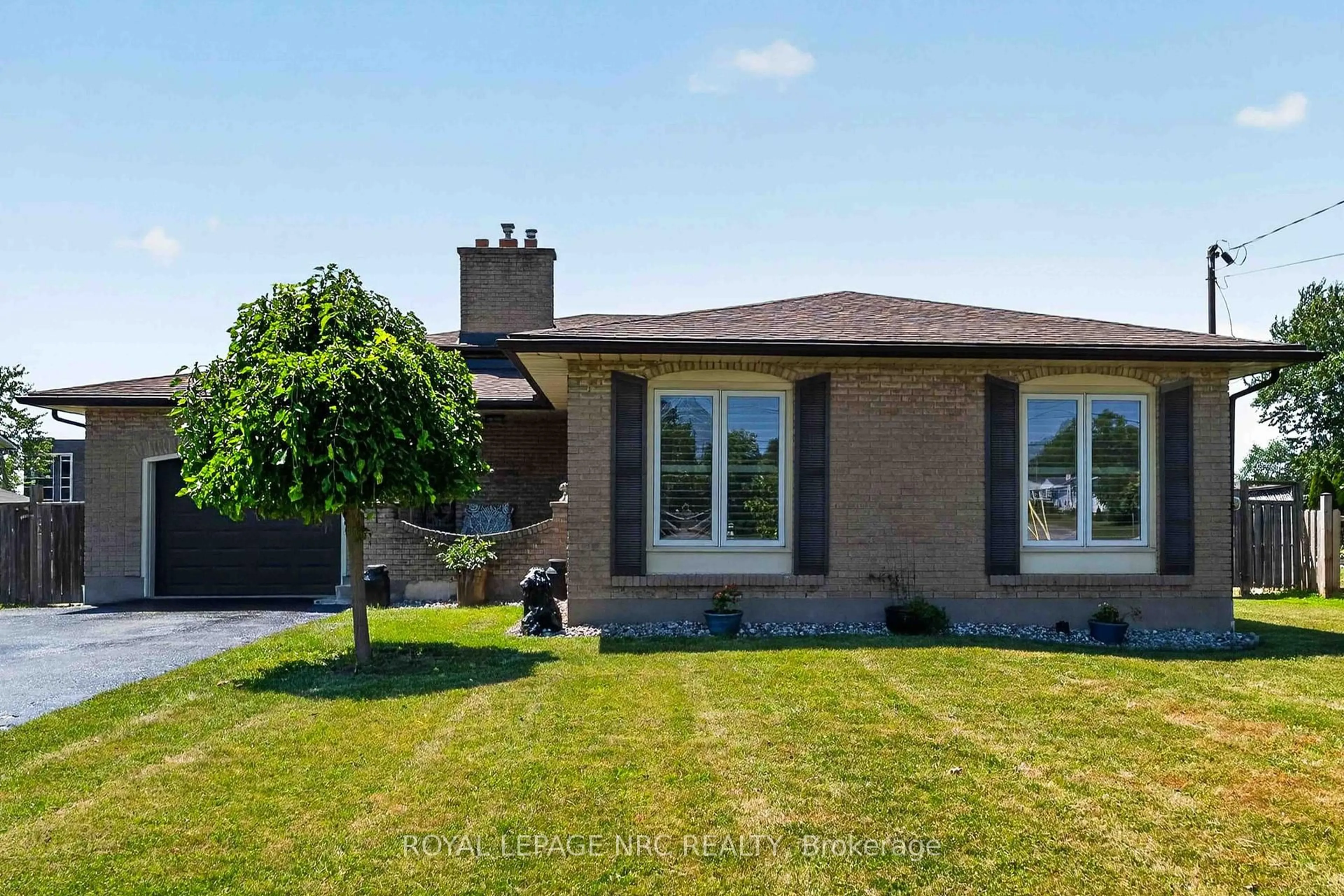 Home with brick exterior material, street for 1095 Green Acres Dr, Fort Erie Ontario L2A 5P2