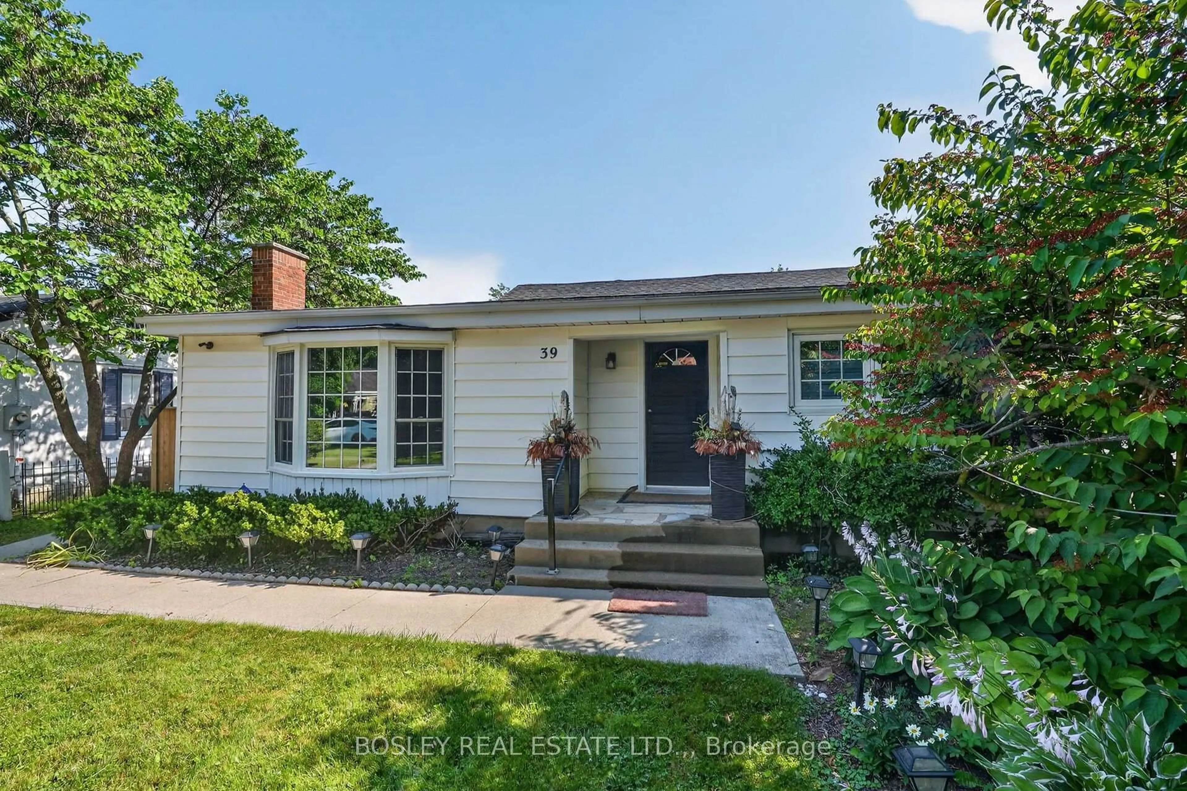 Home with brick exterior material, street for 39 PLATOFF STREET, Niagara-on-the-Lake Ontario L0S 1J0