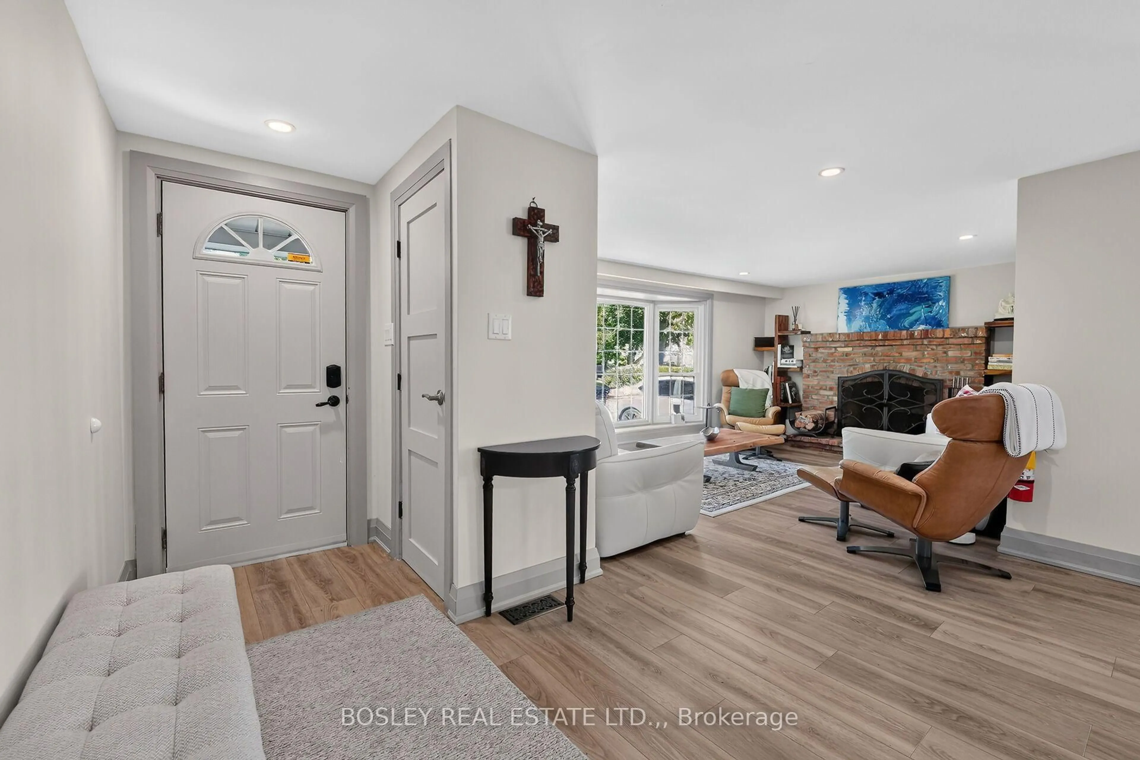 Indoor entryway for 39 PLATOFF STREET, Niagara-on-the-Lake Ontario L0S 1J0