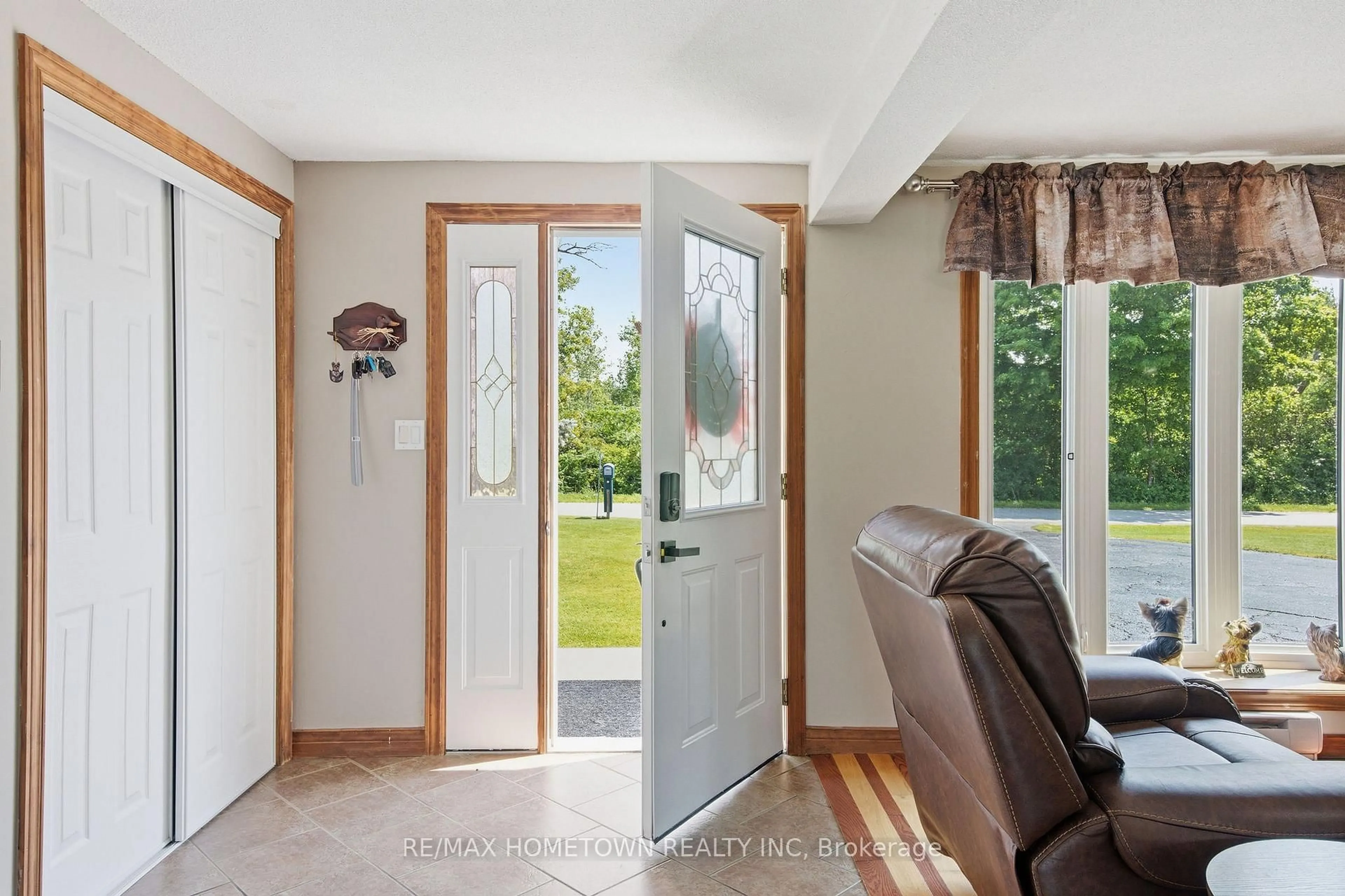 Indoor entryway for 456 Beales Mills Rd, Athens Ontario K0E 1B0