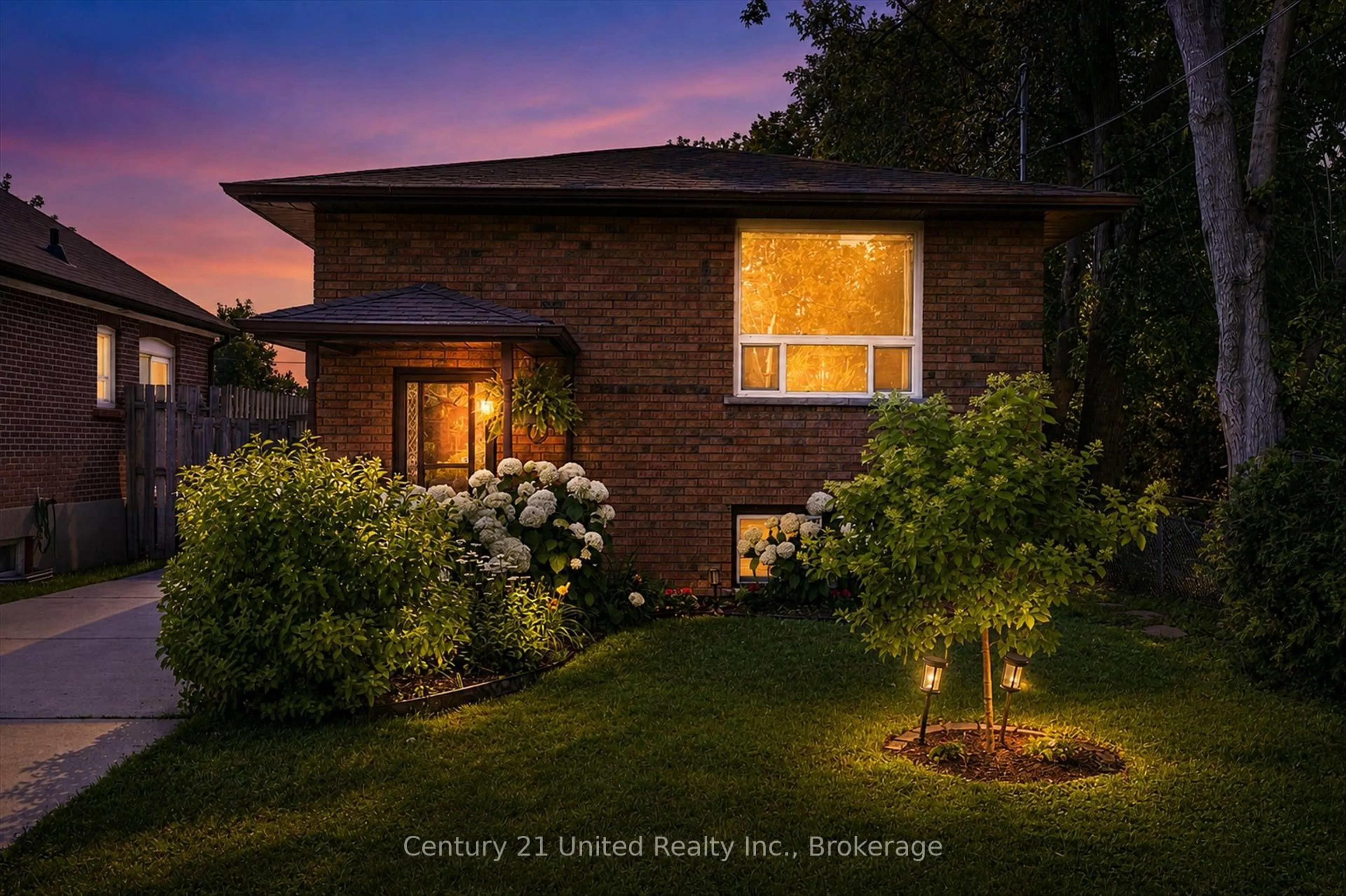 Home with brick exterior material, unknown for 71 Pine St, Peterborough Ontario K9J 5A6