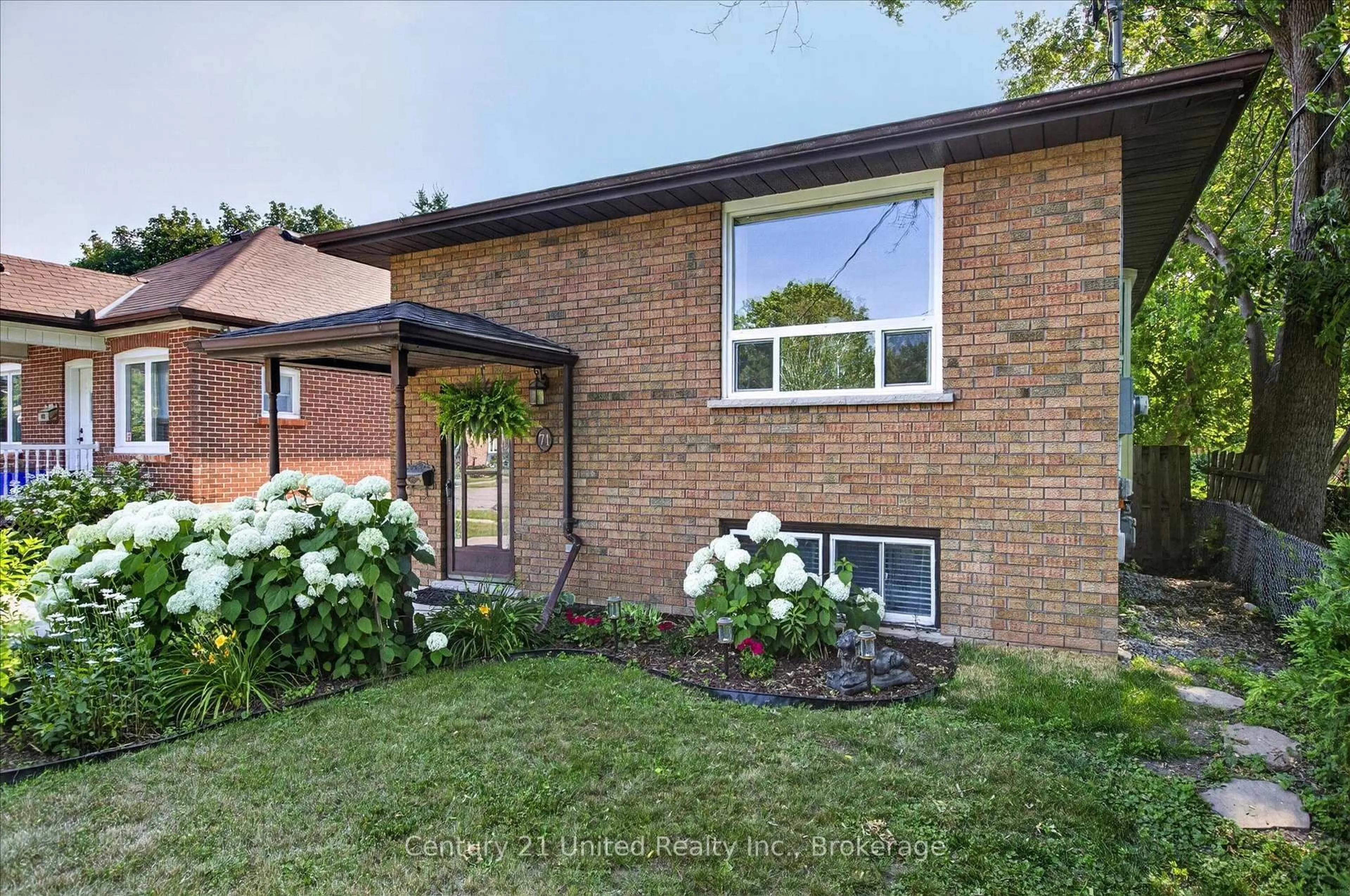Home with brick exterior material, street for 71 Pine St, Peterborough Ontario K9J 5A6