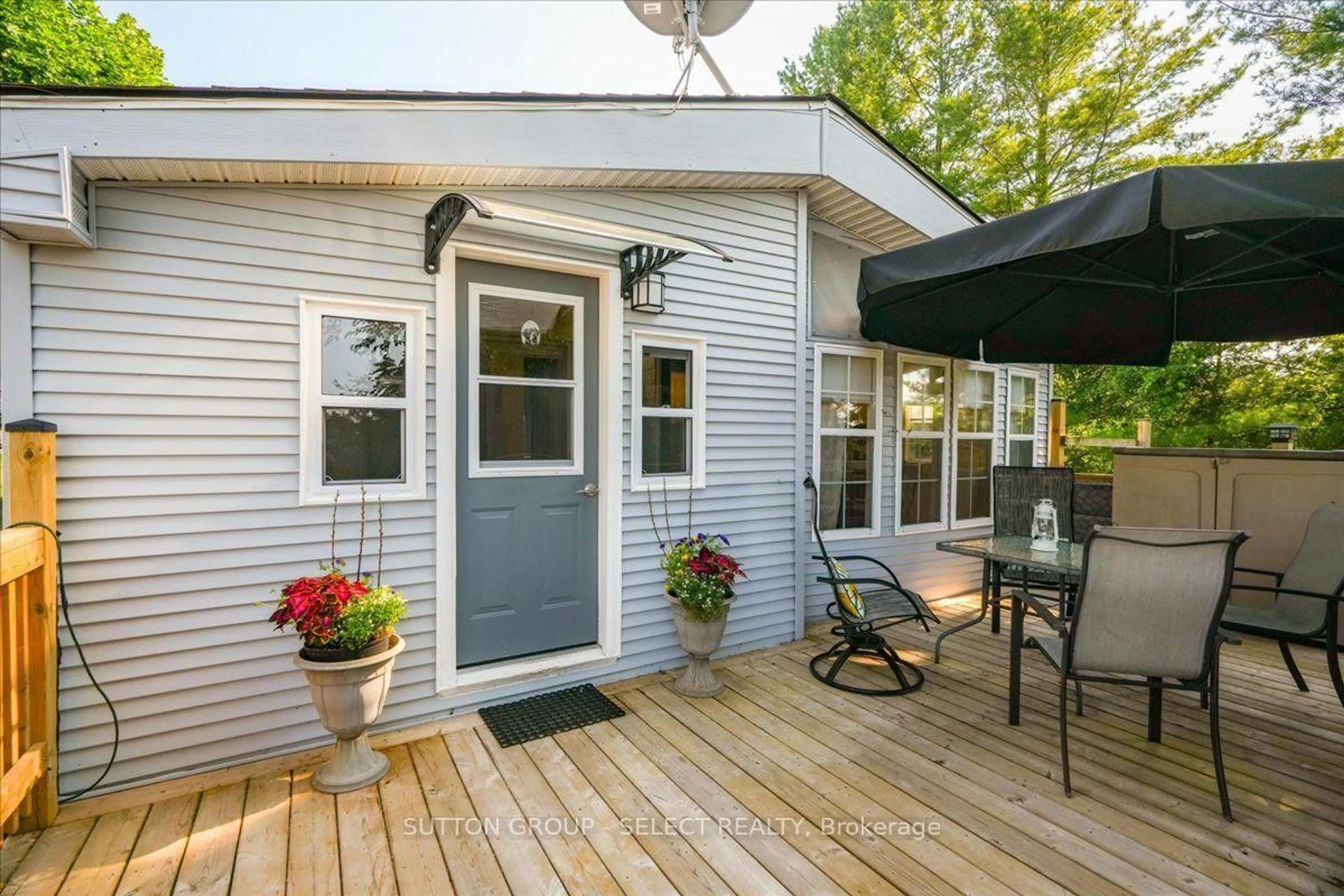 Patio, street for 8685 Rock Glen Rd #405, Lambton Shores Ontario N0M 1B0