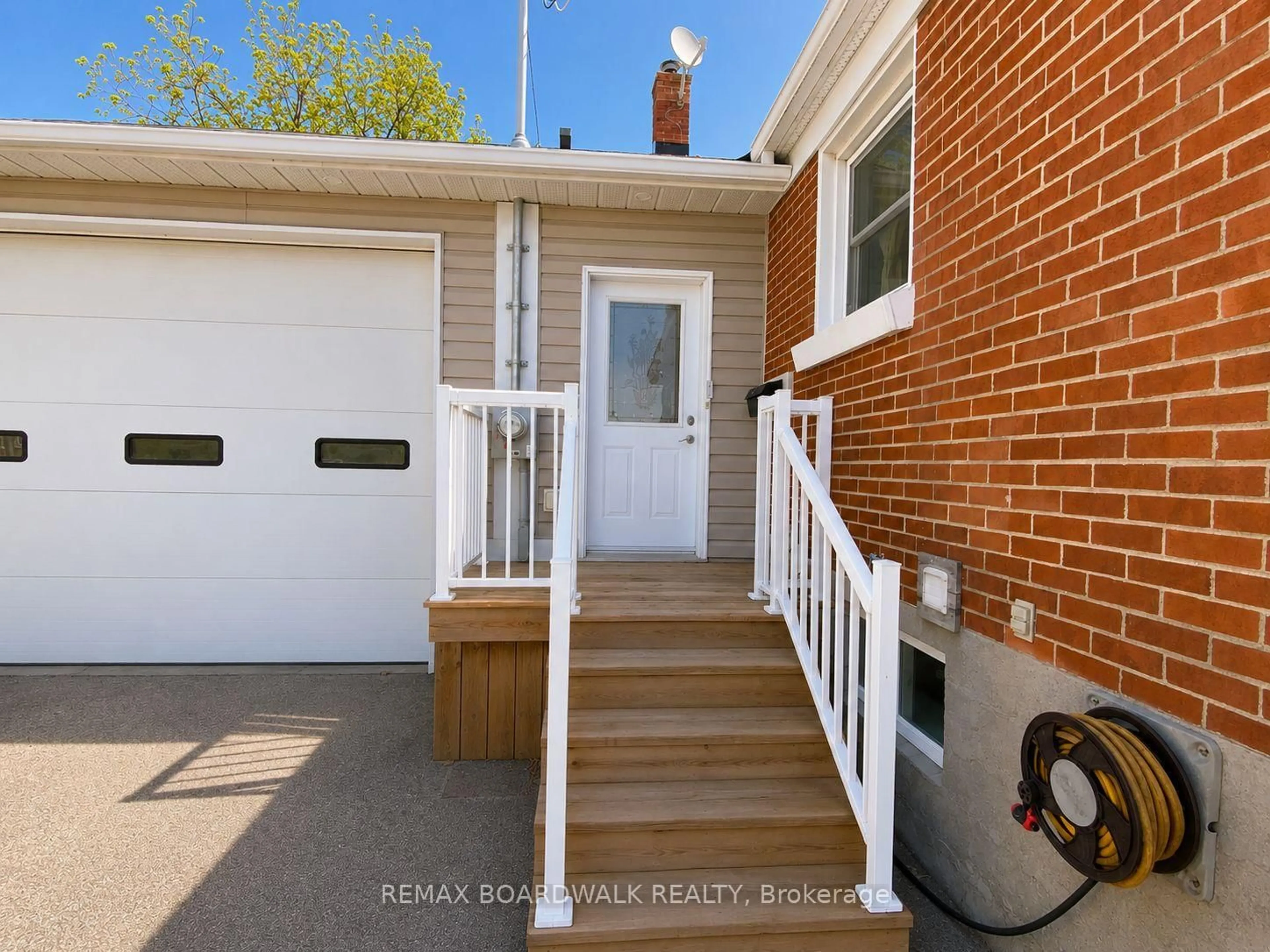 Unknown for 39 Condie St, Smiths Falls Ontario K7A 2T3