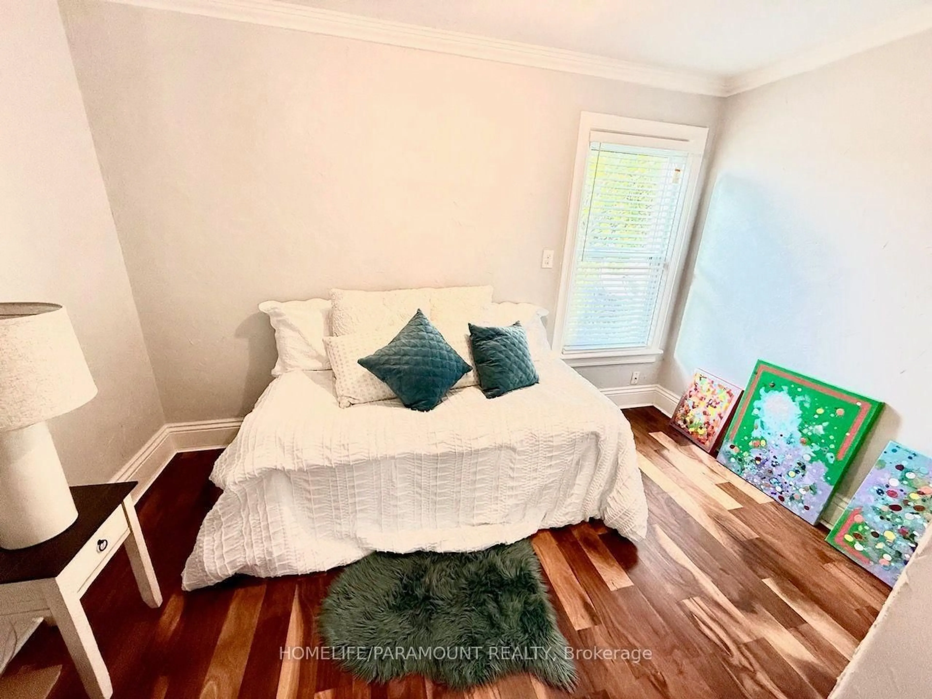 A pic of a room for 44 Bristol St, Hamilton Ontario L8L 2V1