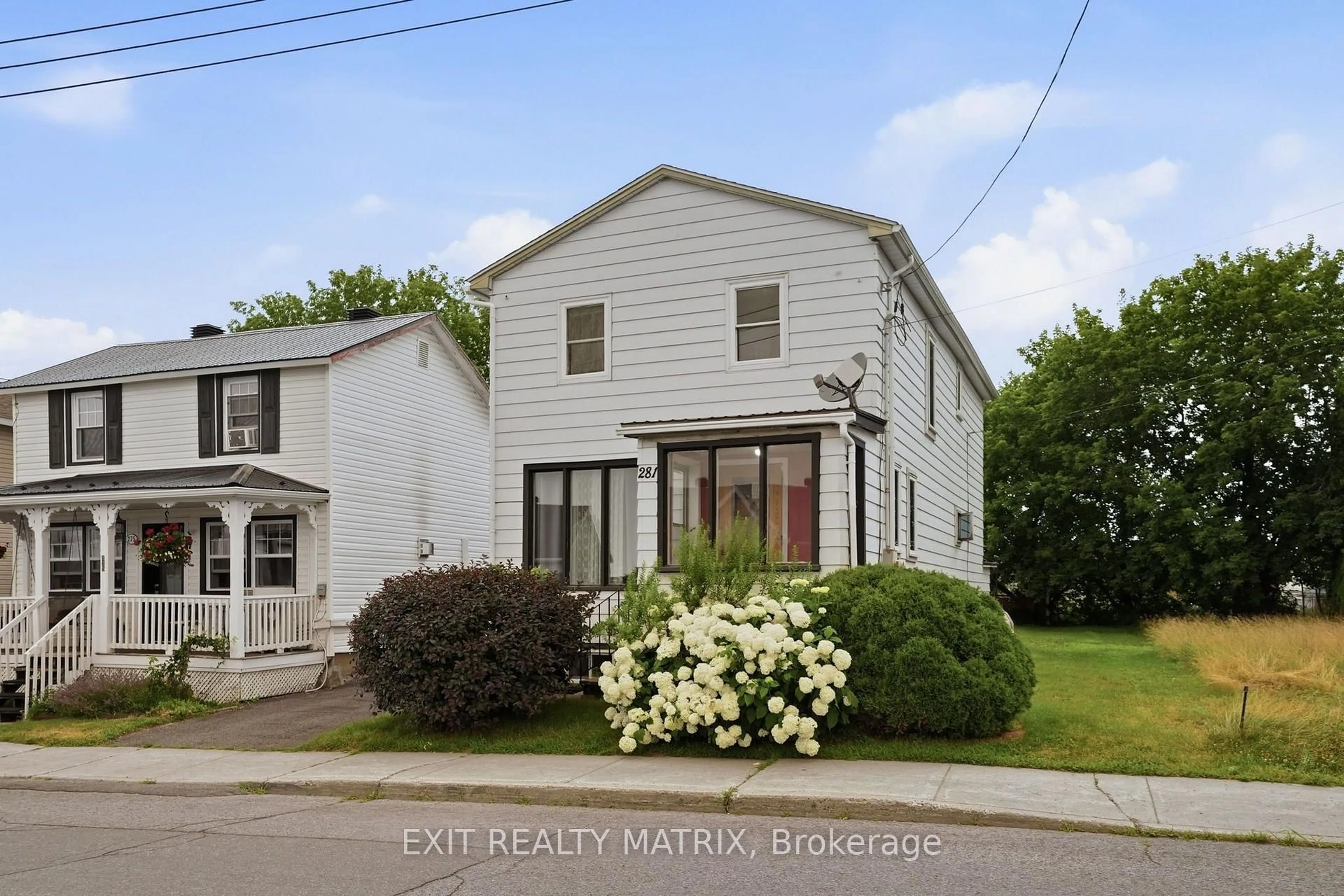 Home with vinyl exterior material, street for 281 Higginson St, Hawkesbury Ontario K6A 1G8