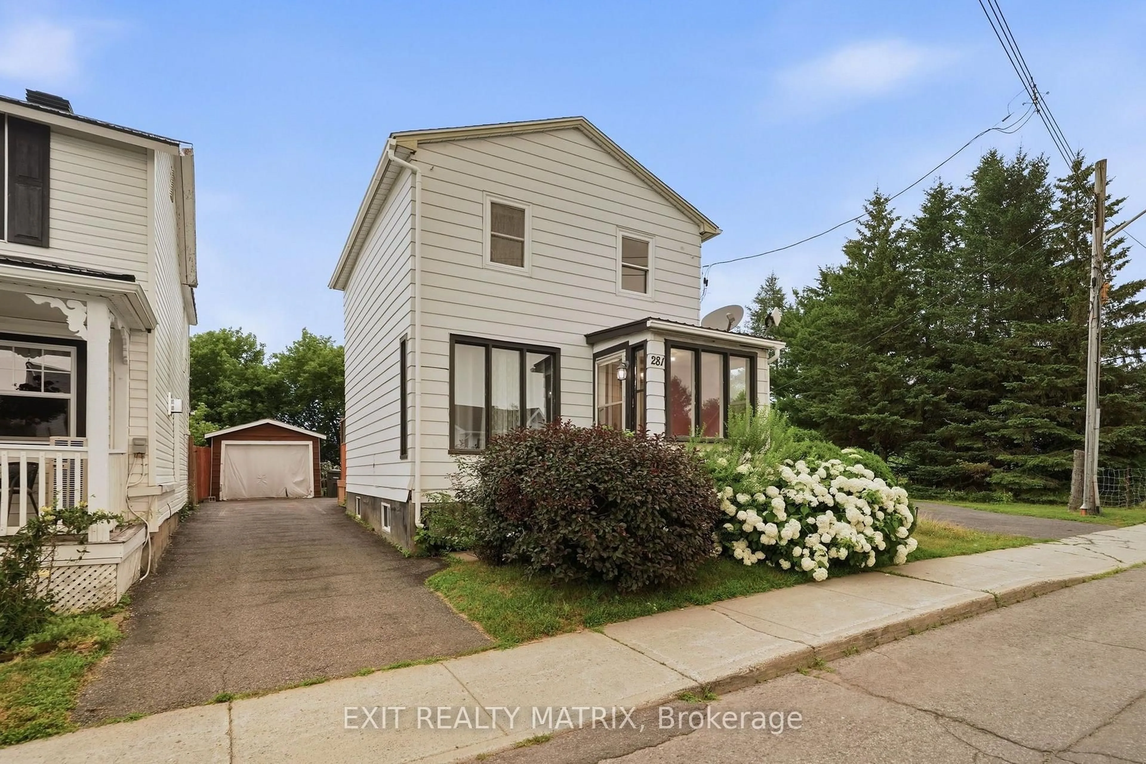 Home with vinyl exterior material, street for 281 Higginson St, Hawkesbury Ontario K6A 1G8