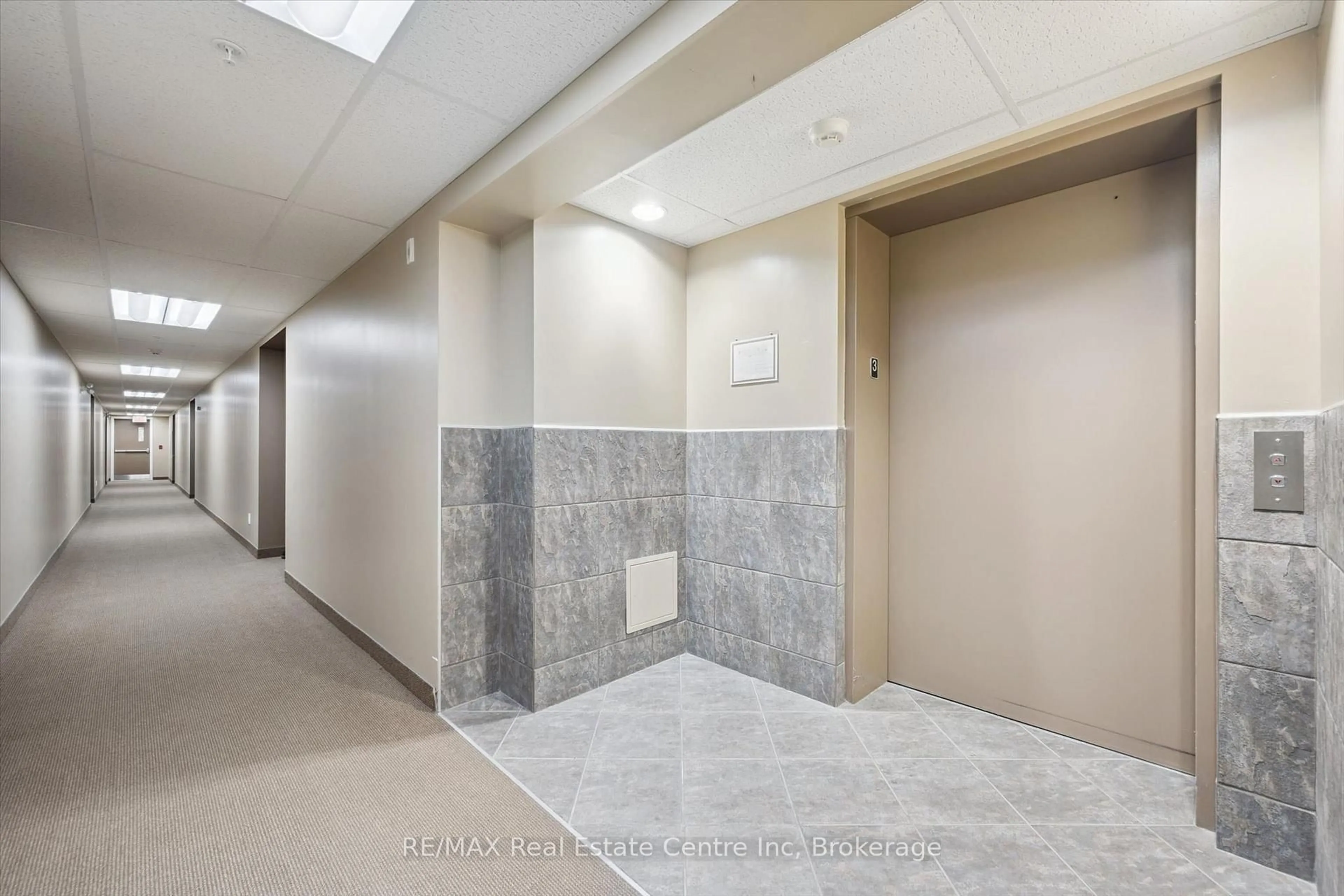 Indoor foyer for 645 St David St #302, Centre Wellington Ontario N1M 0A9