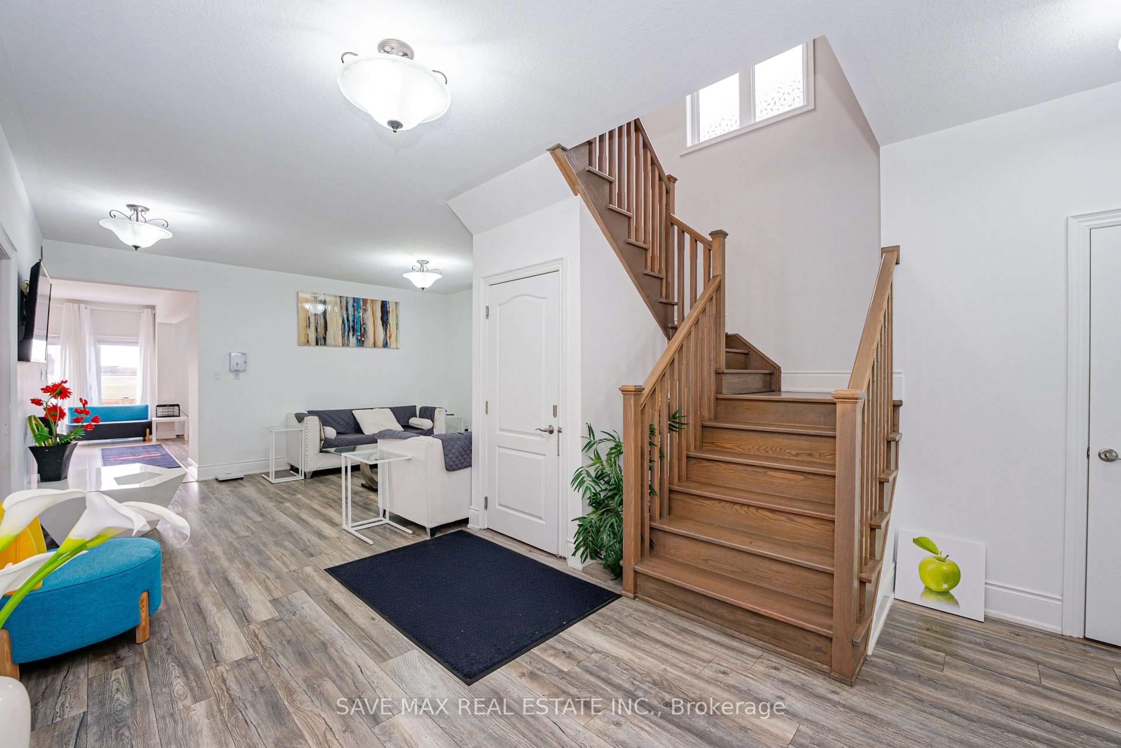 Indoor entryway for 86 Sunset Way, Thorold Ontario L0S 1A0