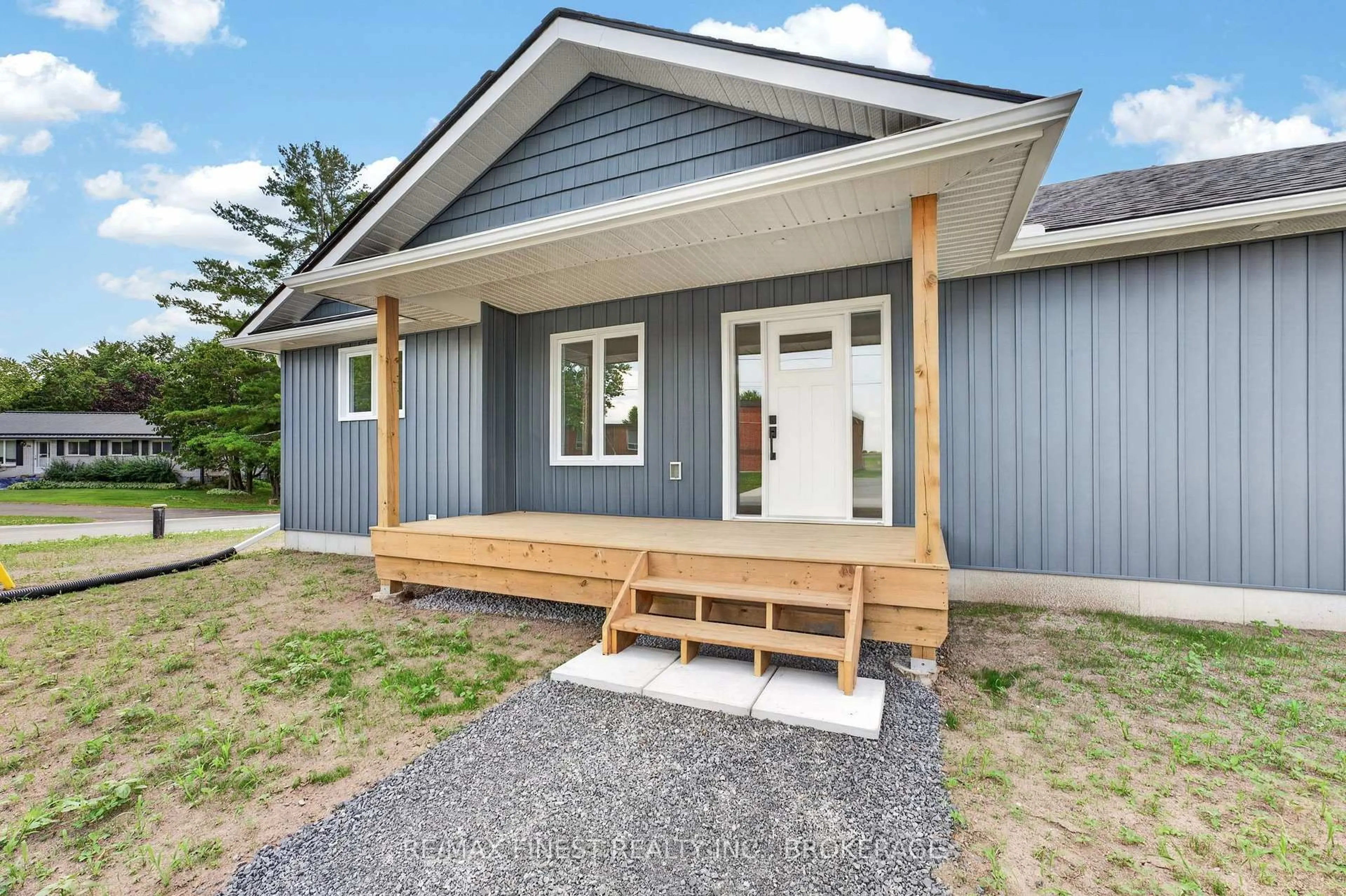 Home with vinyl exterior material, street for 37 East St, Limoges Ontario K0K 2M0
