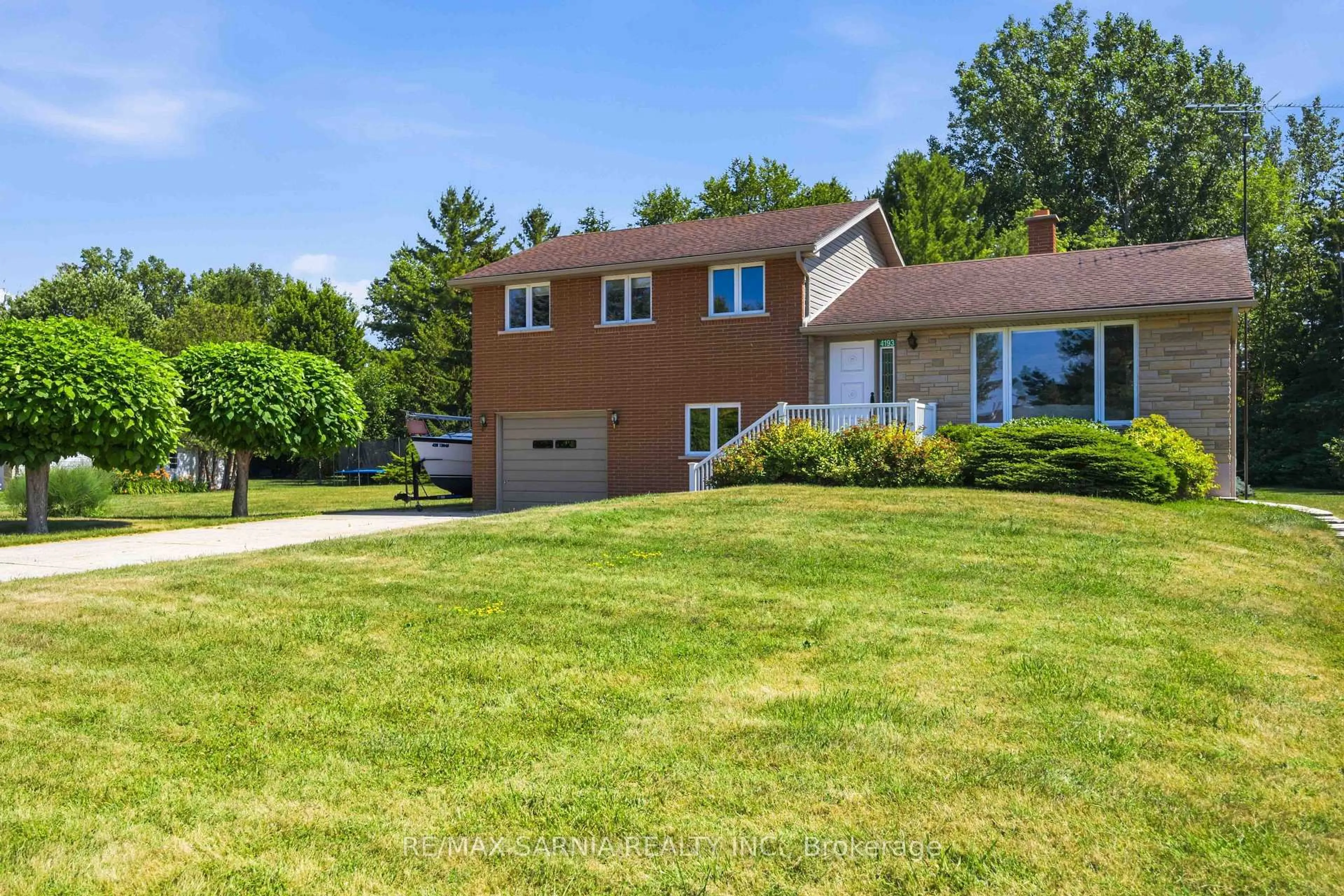 Unknown for 4193 Bluepoint Dr, Plympton-Wyoming Ontario N0N 1J6