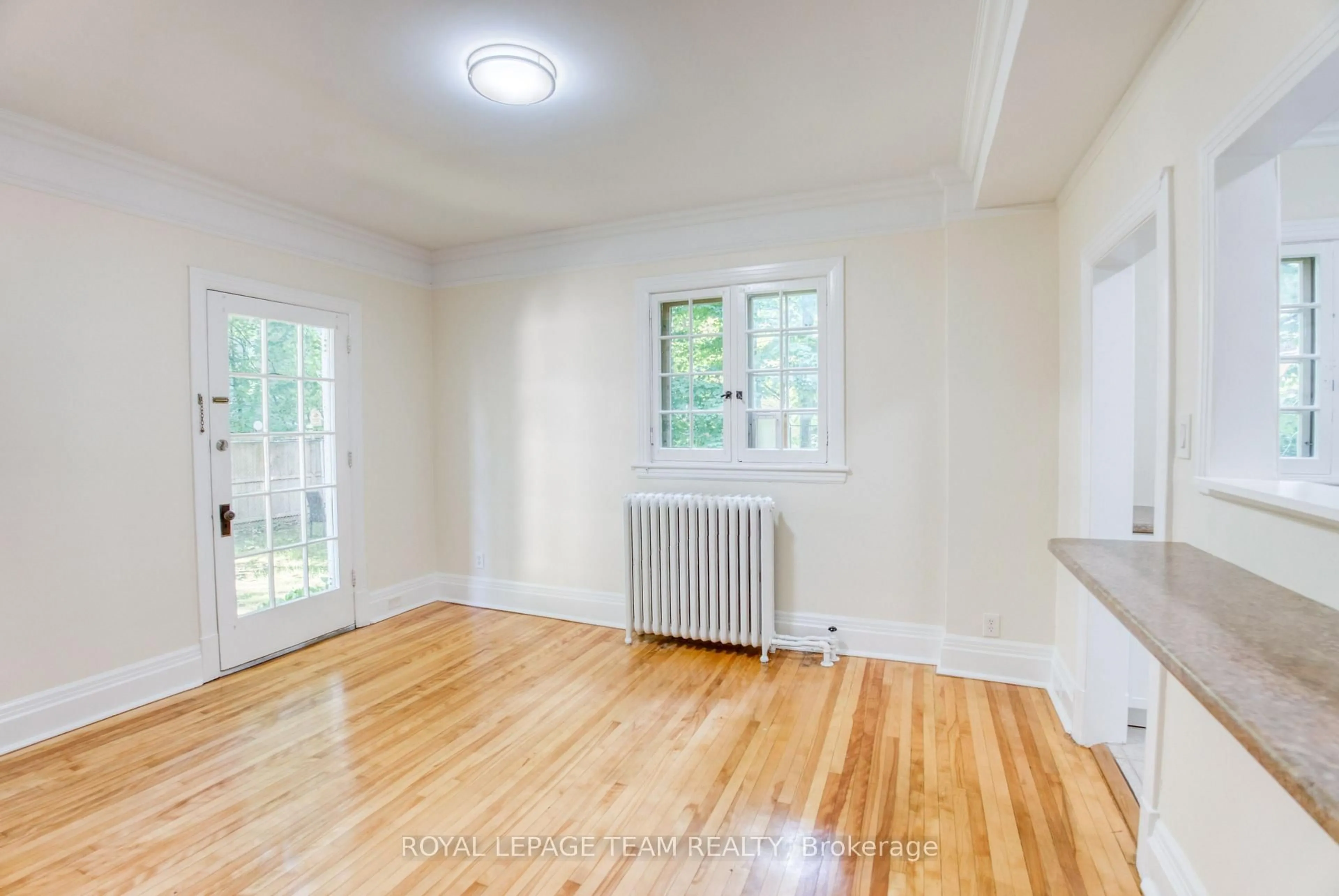 A pic of a room for 480 Oakhill Rd, Ottawa Ontario K1M 1J6