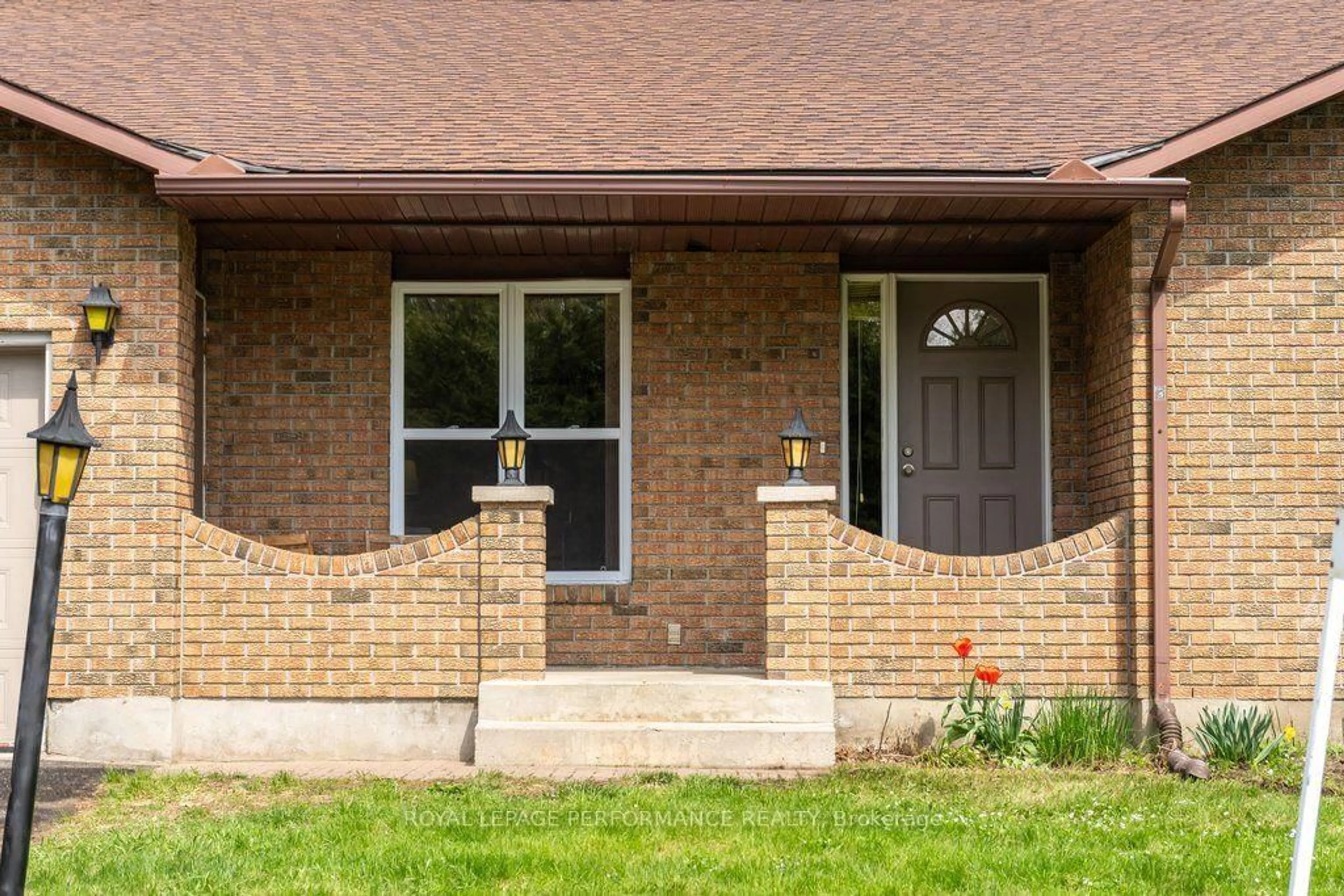 Home with brick exterior material, street for 5529 Woodeden Dr, Ottawa Ontario K4M 1B4
