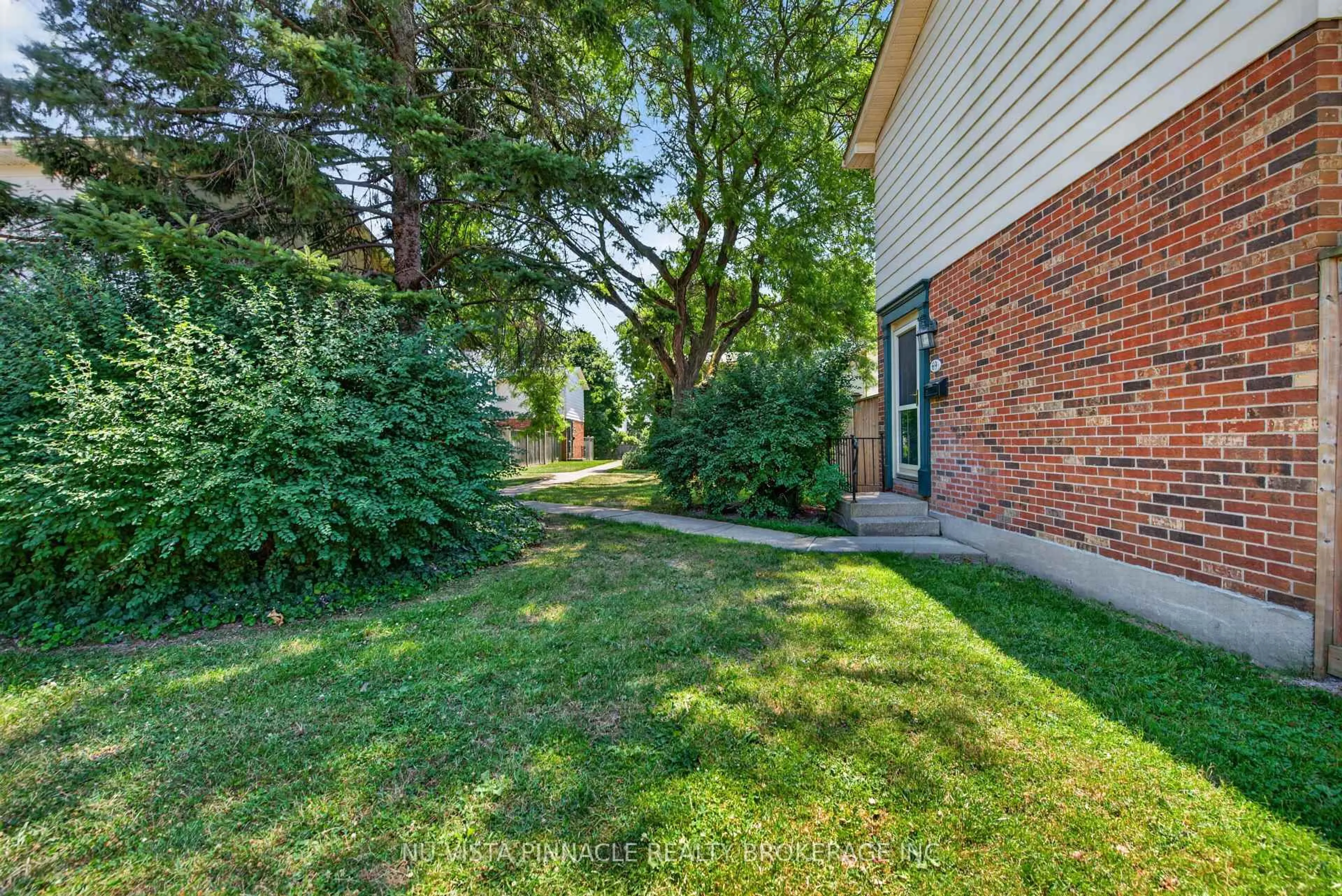 Patio, street for 69 Conway Dr, London South Ontario N6E 2H4