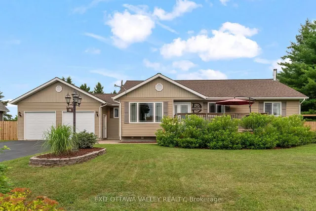 62 Meadowview Dr, Beachburg 2